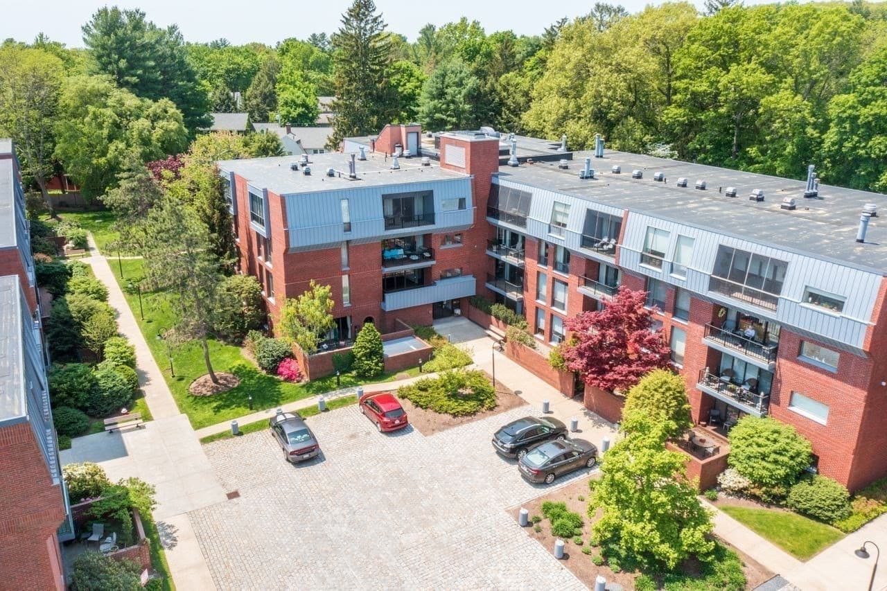 Condominium at 75 Grove Street # 427, Wellesley MA 02482, Wellesley, photo 20 of 21