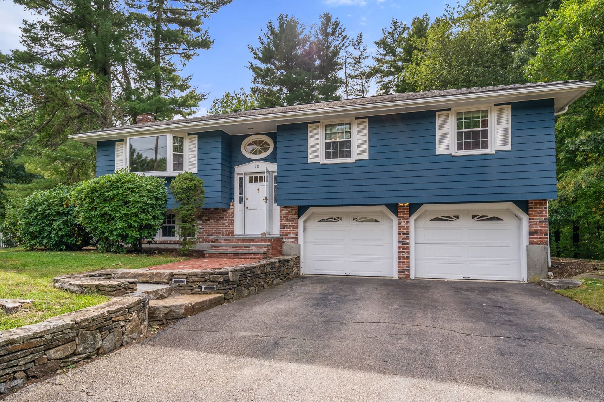 10 Millbrook Dr, Plainville MA 02762