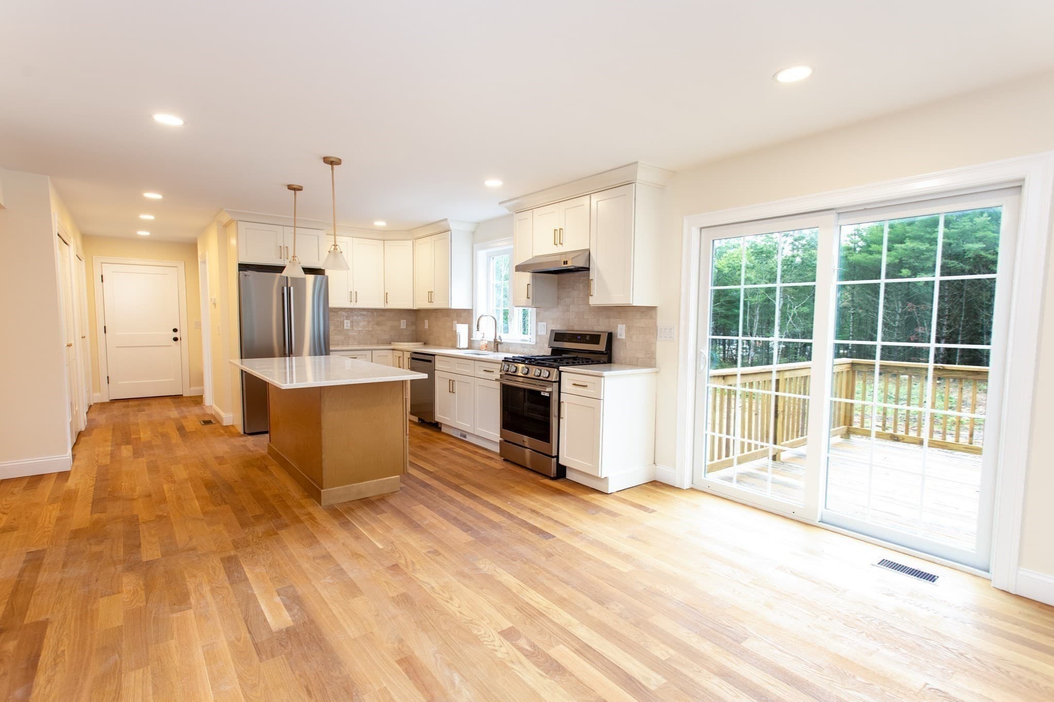 Single Family Residence at 95 Plain St, Middleboro MA 02346, Middleboro, photo 12 of 32