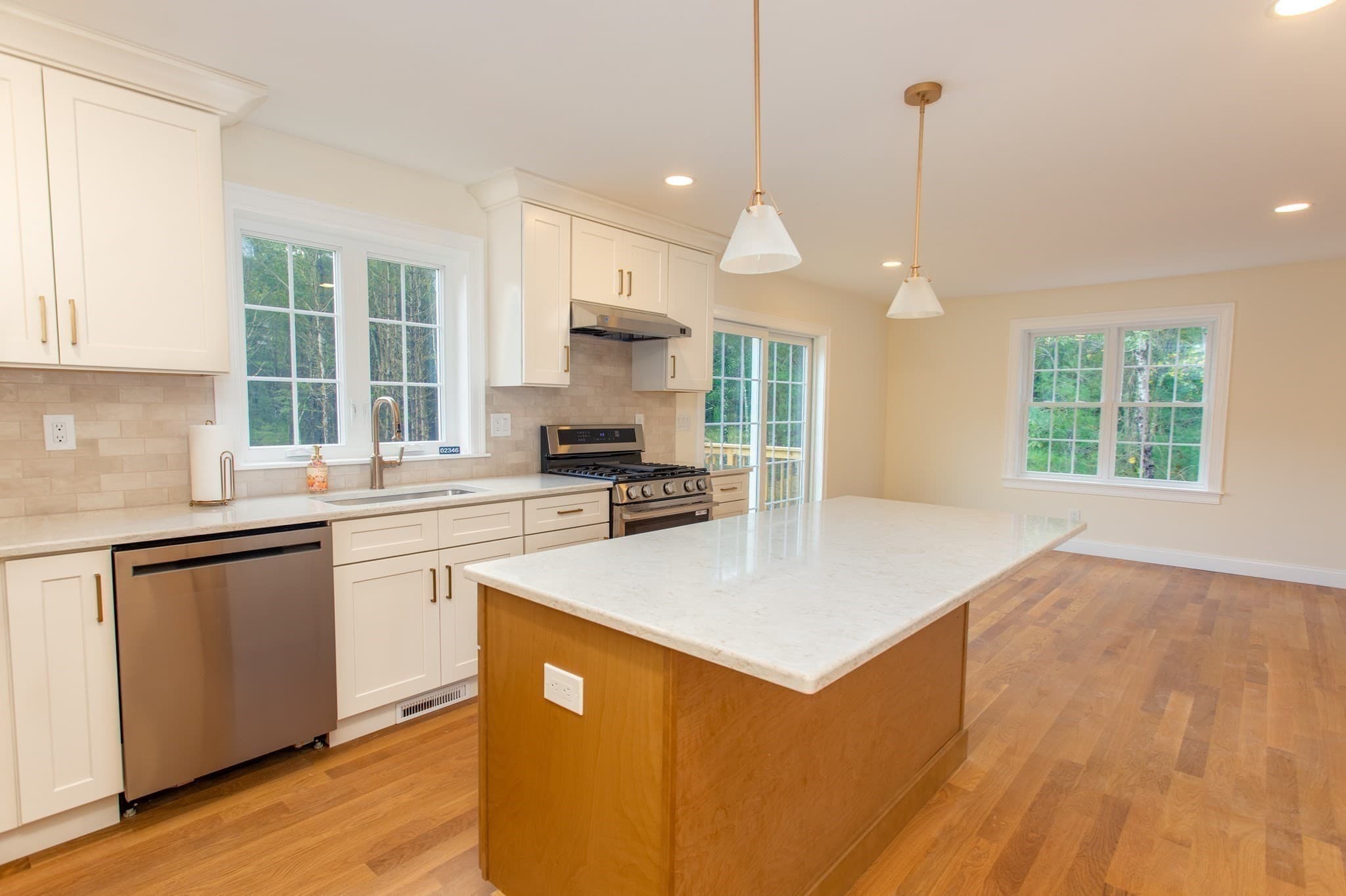 Single Family Residence at 95 Plain St, Middleboro MA 02346, Middleboro, photo 7 of 32