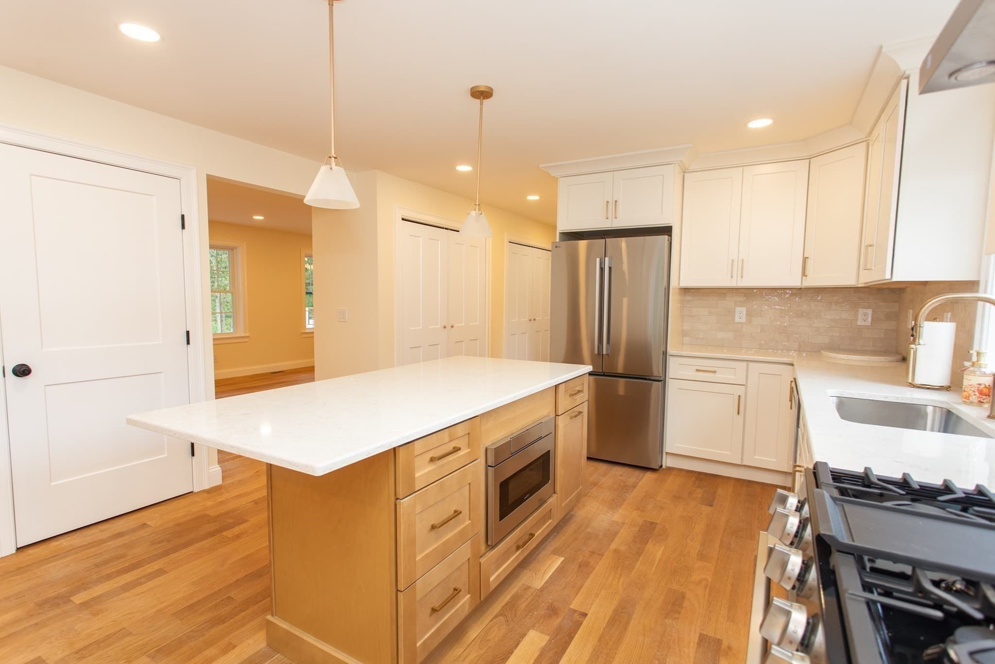 Single Family Residence at 95 Plain St, Middleboro MA 02346, Middleboro, photo 10 of 32