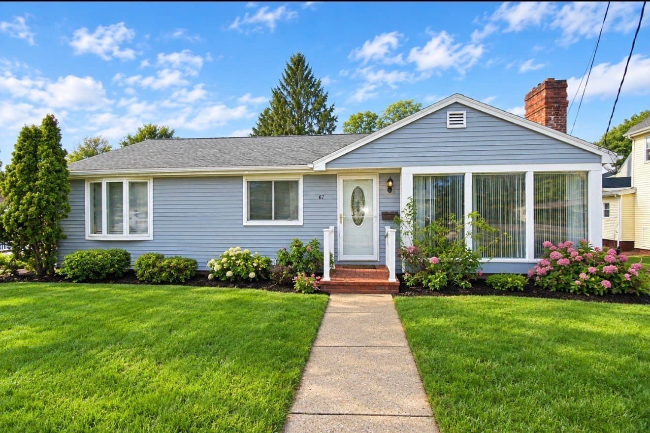 67 Andover St, Peabody MA 01960