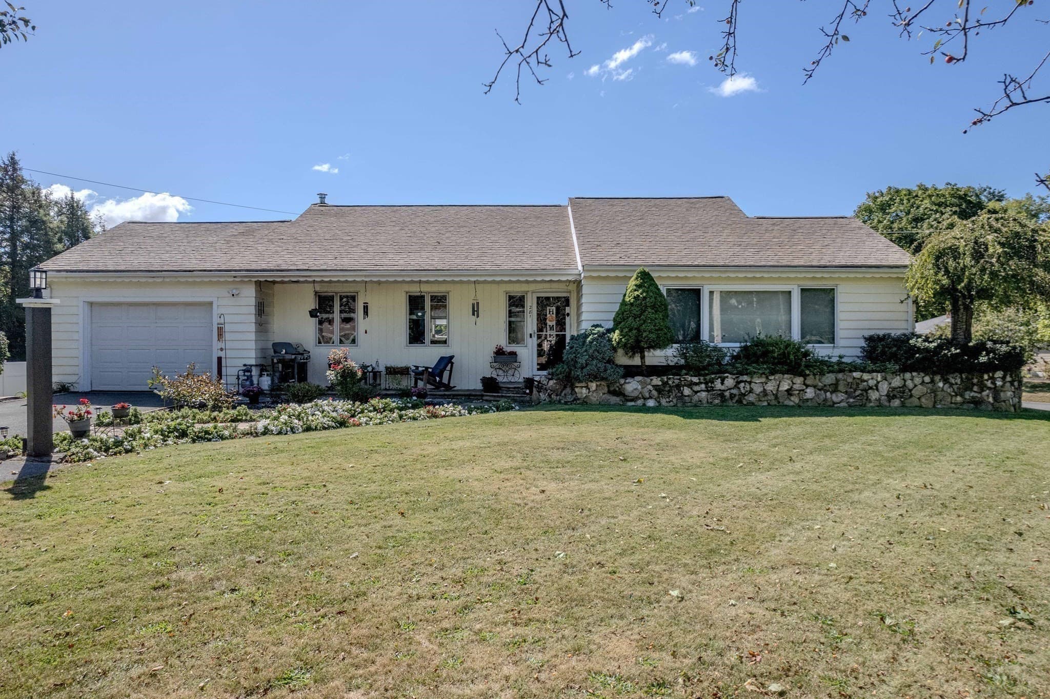 281 Village Street, Medway MA 02053