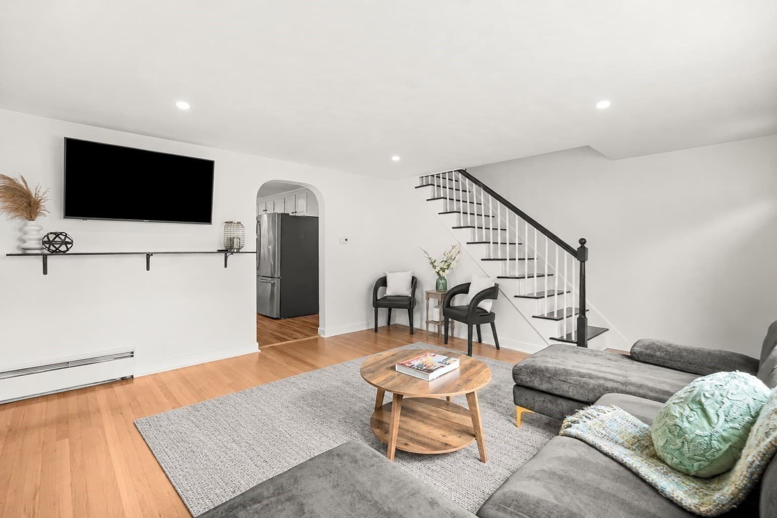 Single Family Residence at 10 Garfield Avenue, Woburn MA 01801, Woburn, photo 6 of 33