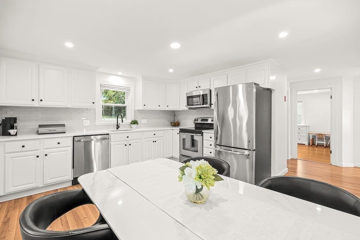 Single Family Residence at 10 Garfield Avenue, Woburn MA 01801, Woburn, photo 11 of 33