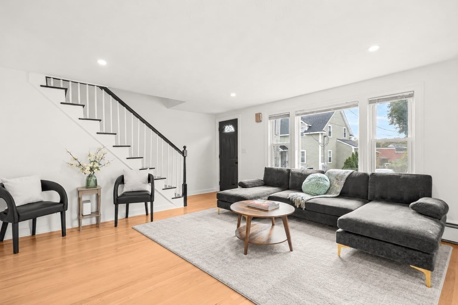 Single Family Residence at 10 Garfield Avenue, Woburn MA 01801, Woburn, photo 4 of 33