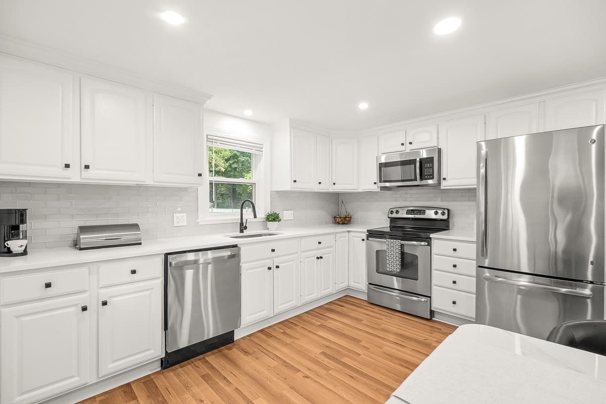 Single Family Residence at 10 Garfield Avenue, Woburn MA 01801, Woburn, photo 8 of 33