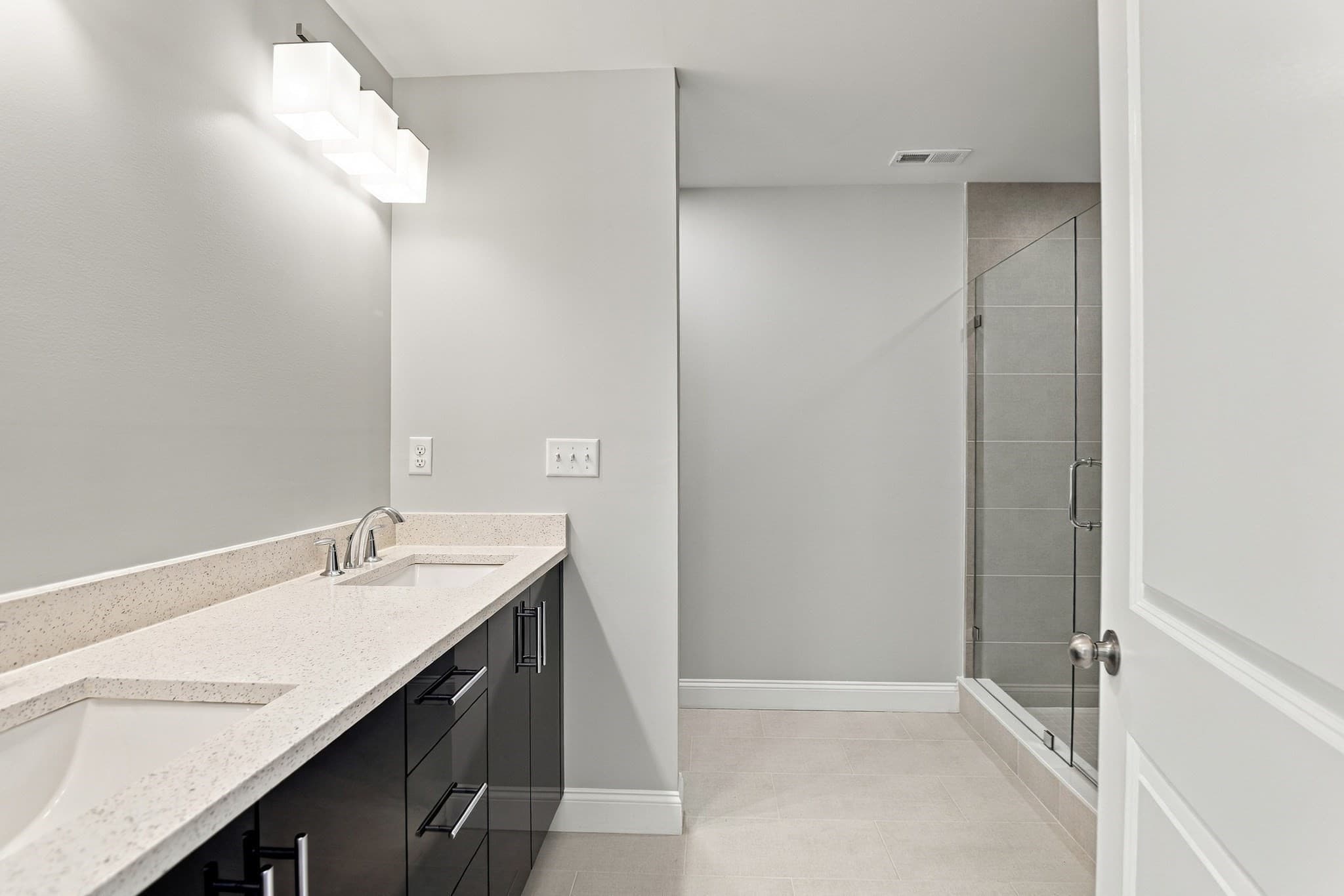 Condominium at 11 Caspian Circle # 11, Woburn MA 01801, Woburn, photo 23 of 37