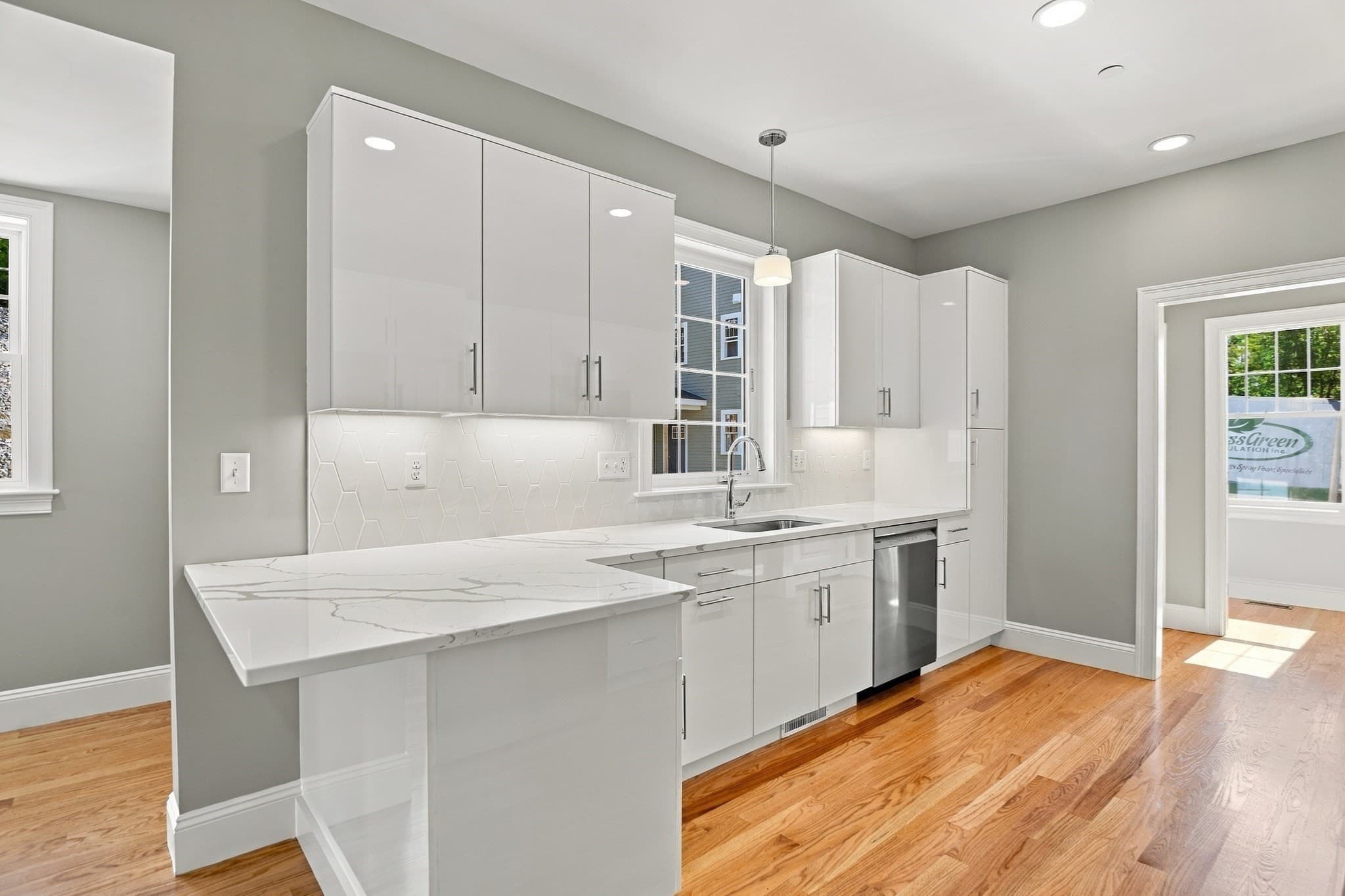 Condominium at 11 Caspian Circle # 11, Woburn MA 01801, Woburn, photo 10 of 37