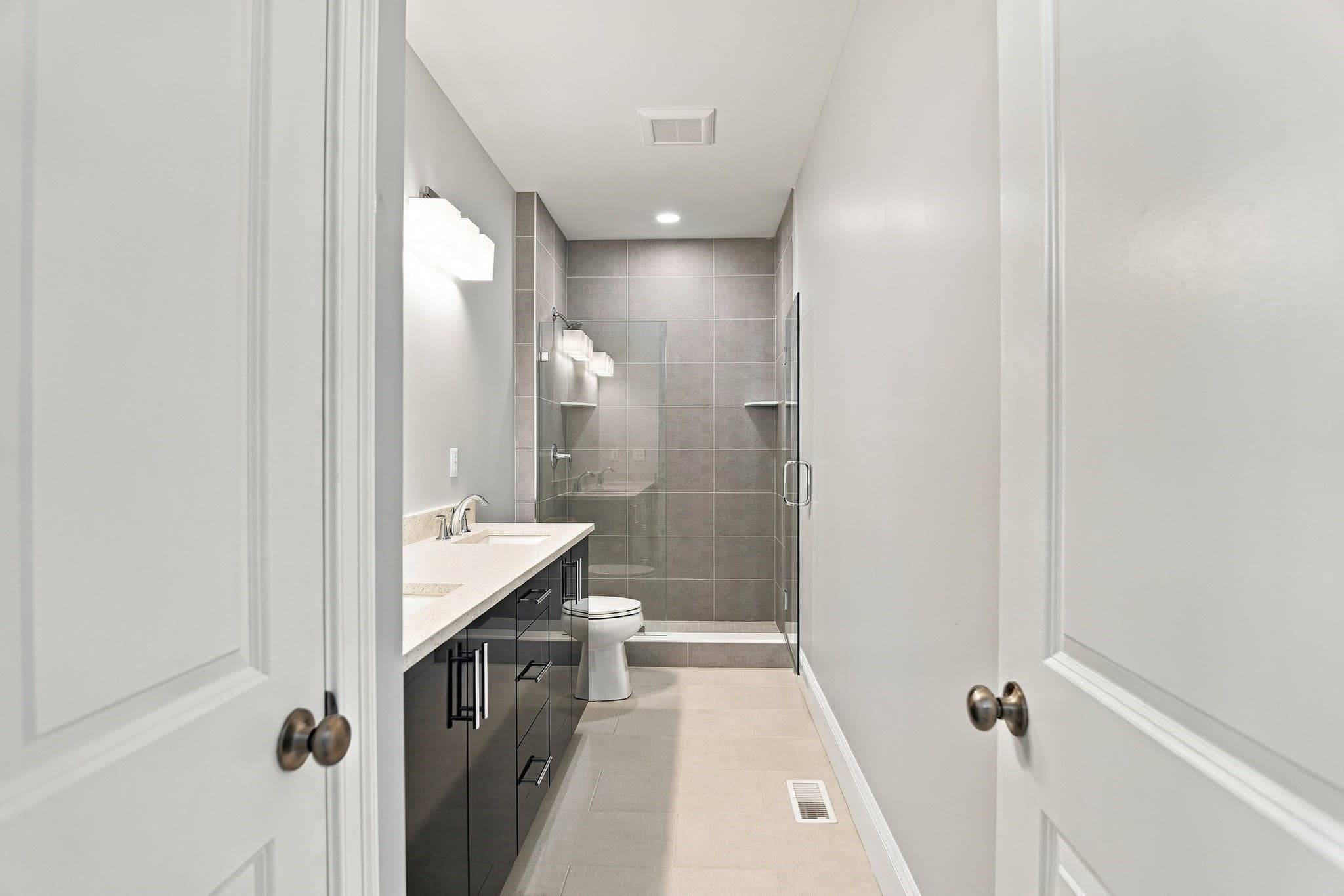Condominium at 11 Caspian Circle # 11, Woburn MA 01801, Woburn, photo 15 of 37