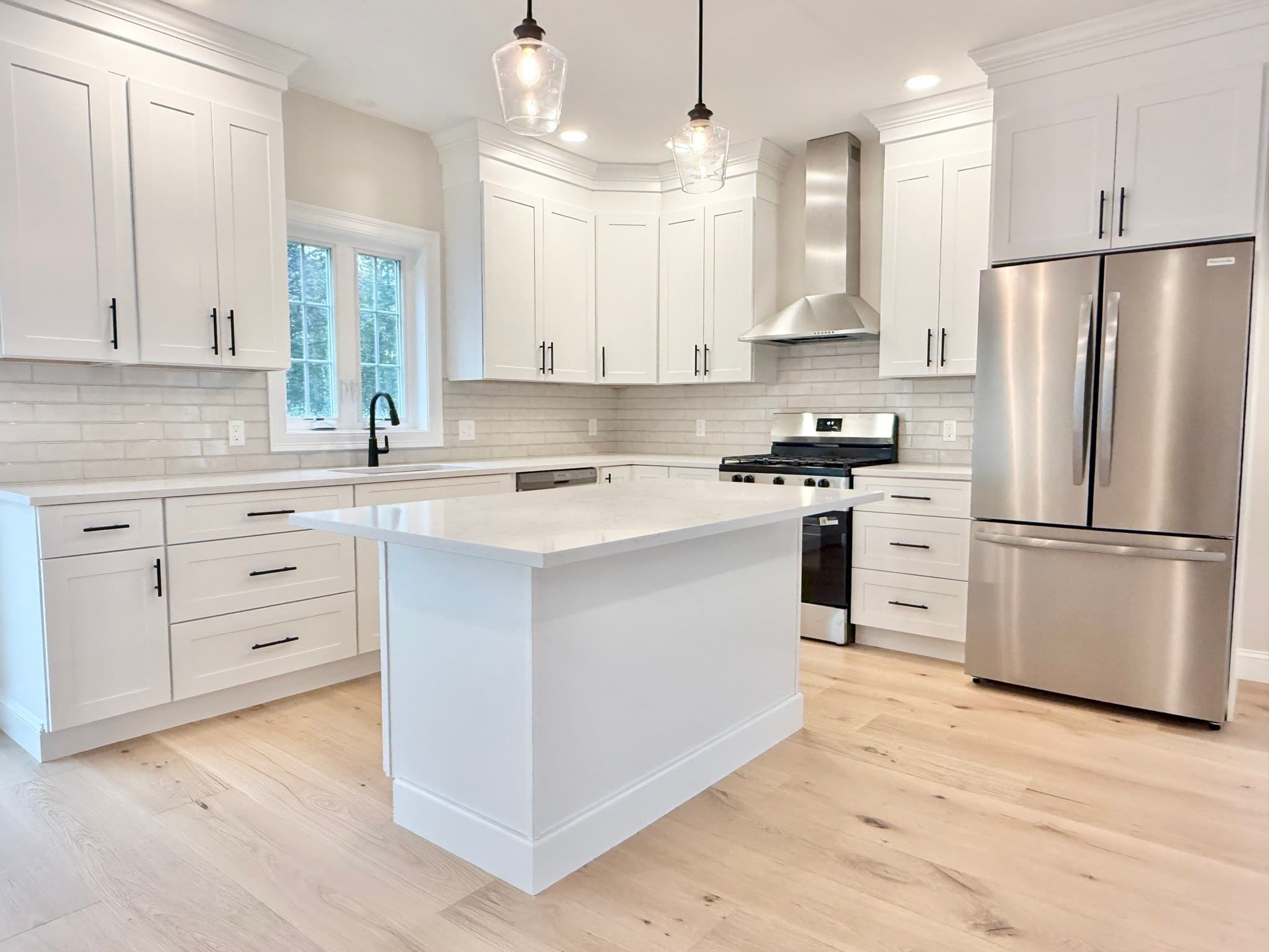 Single Family Residence at 33 Tyng Road, Tyngsborough MA 01879, Tyngsborough, photo 2 of 38