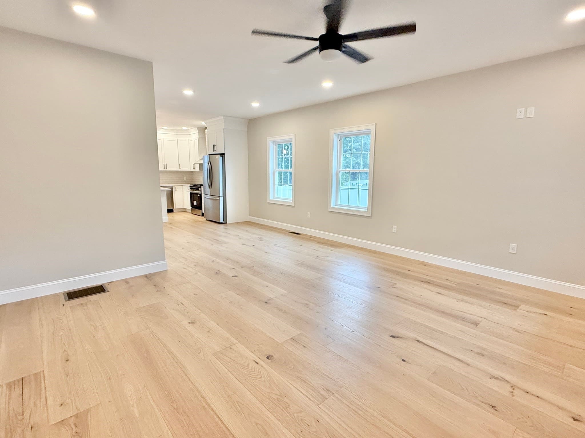 Single Family Residence at 33 Tyng Road, Tyngsborough MA 01879, Tyngsborough, photo 16 of 38