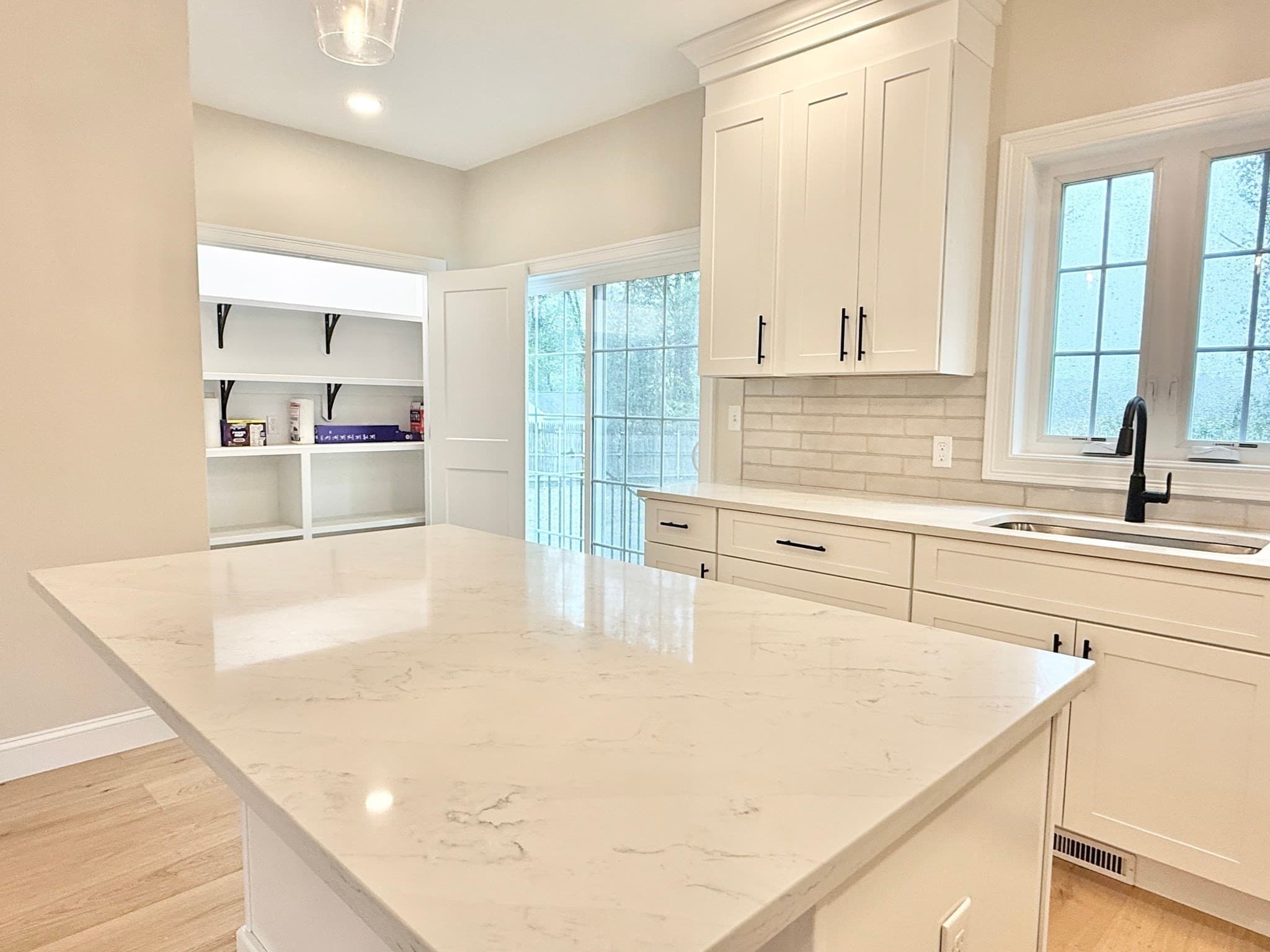 Single Family Residence at 33 Tyng Road, Tyngsborough MA 01879, Tyngsborough, photo 7 of 38