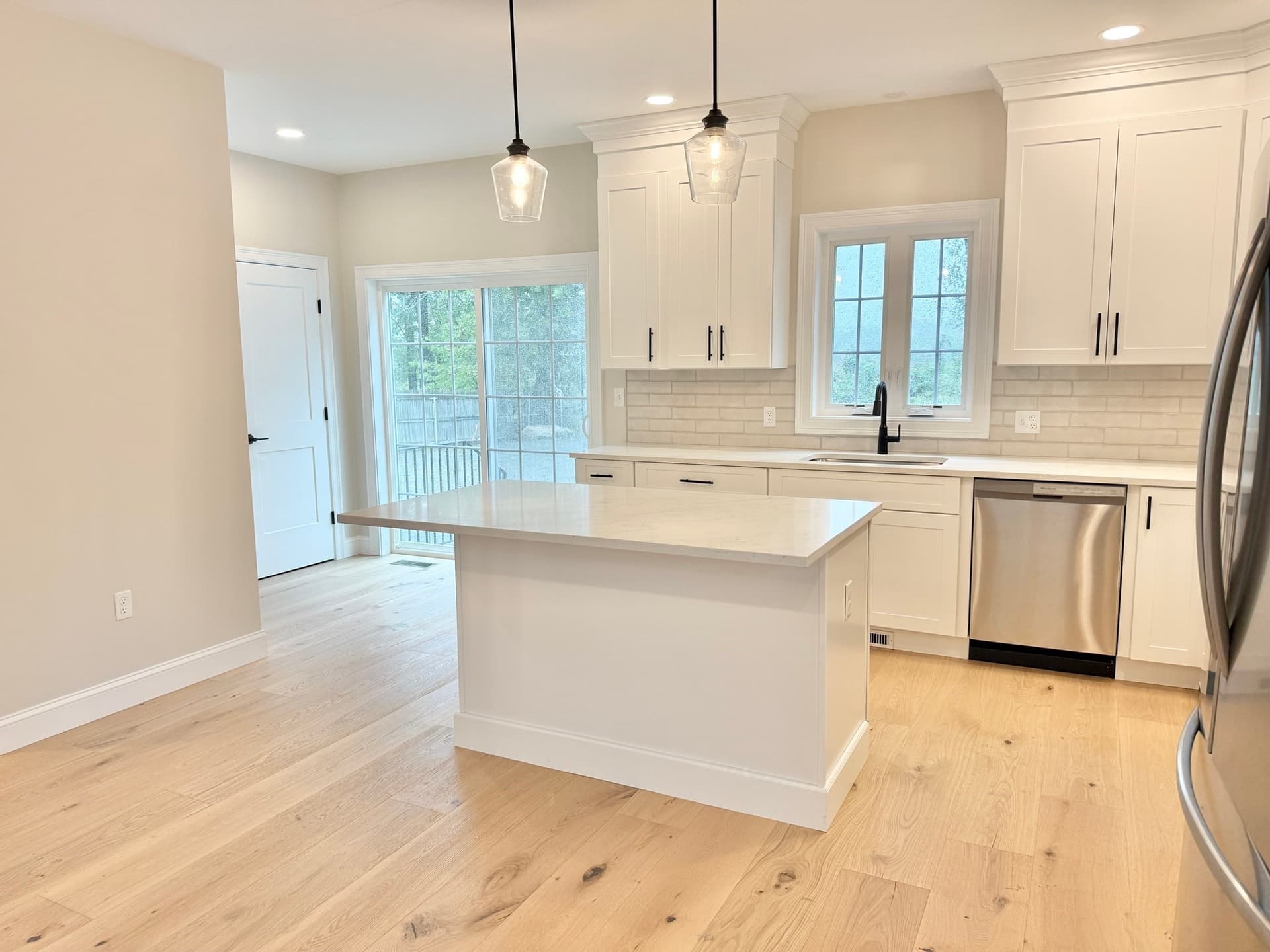 Single Family Residence at 33 Tyng Road, Tyngsborough MA 01879, photo 3 of 42