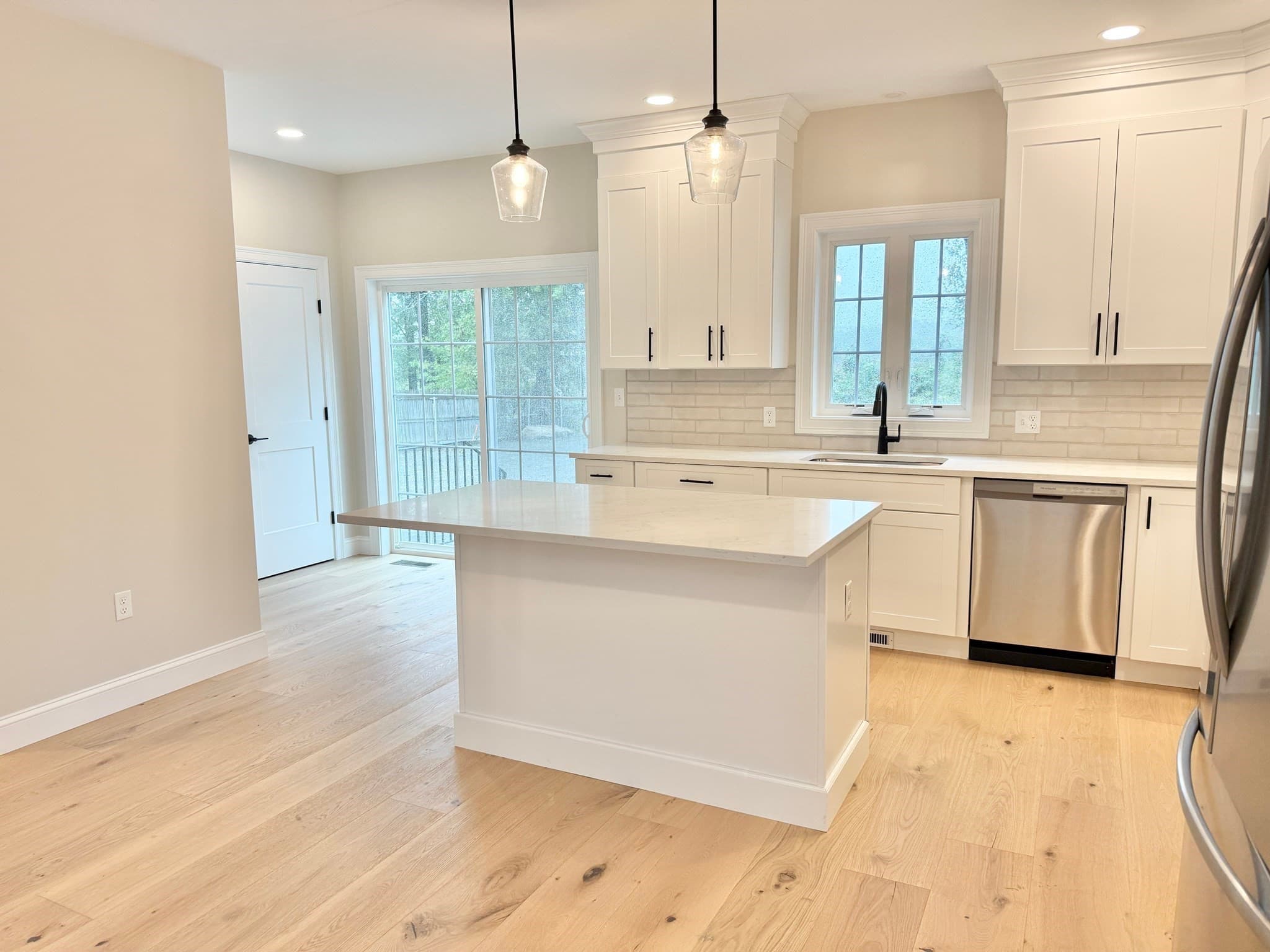 Single Family Residence at 33 Tyng Road, Tyngsborough MA 01879, Tyngsborough, photo 3 of 38