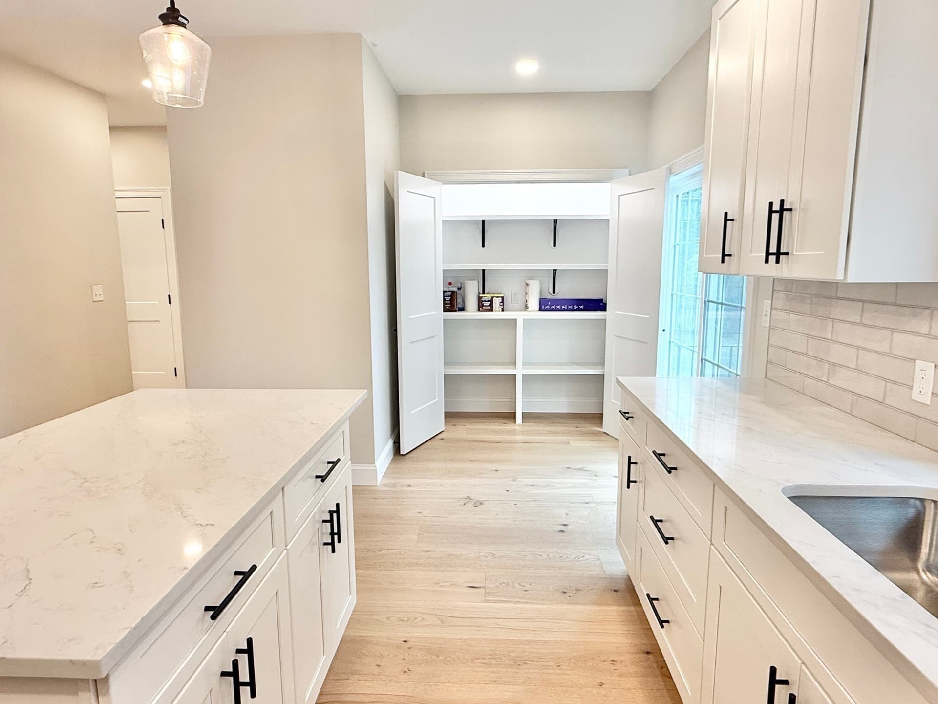 Single Family Residence at 33 Tyng Road, Tyngsborough MA 01879, photo 5 of 42