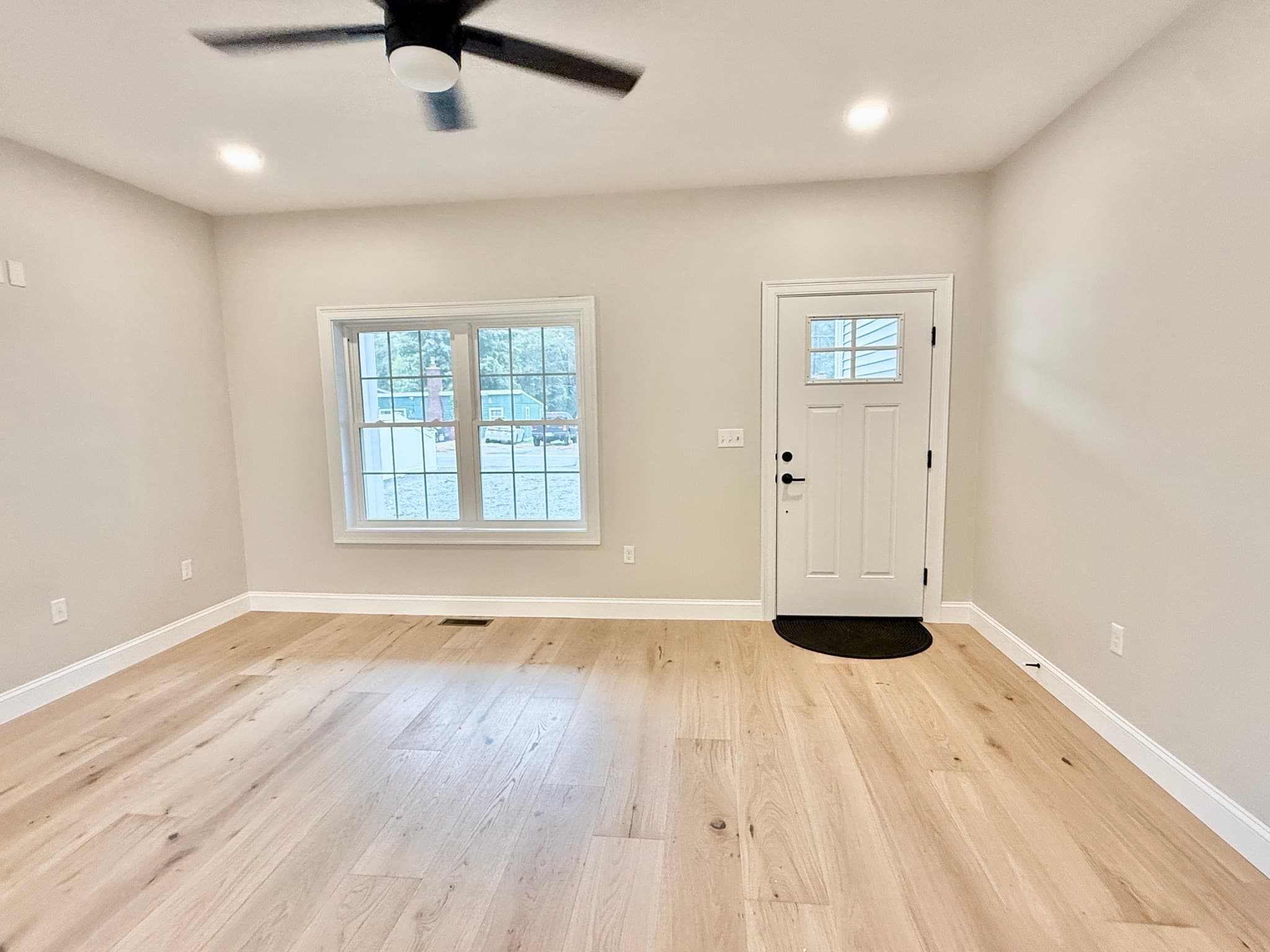 Single Family Residence at 33 Tyng Road, Tyngsborough MA 01879, Tyngsborough, photo 15 of 38