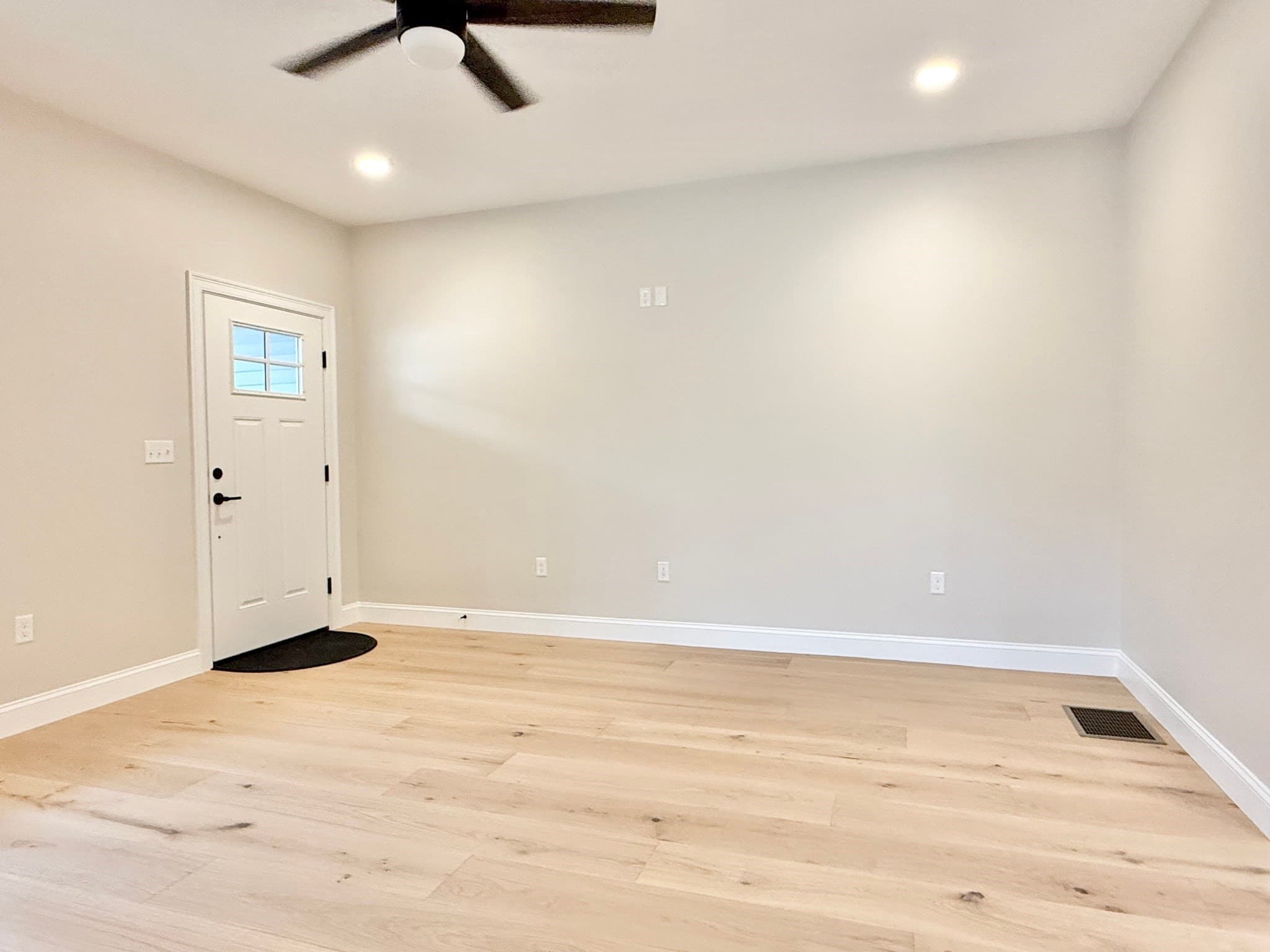 Single Family Residence at 33 Tyng Road, Tyngsborough MA 01879, Tyngsborough, photo 21 of 38