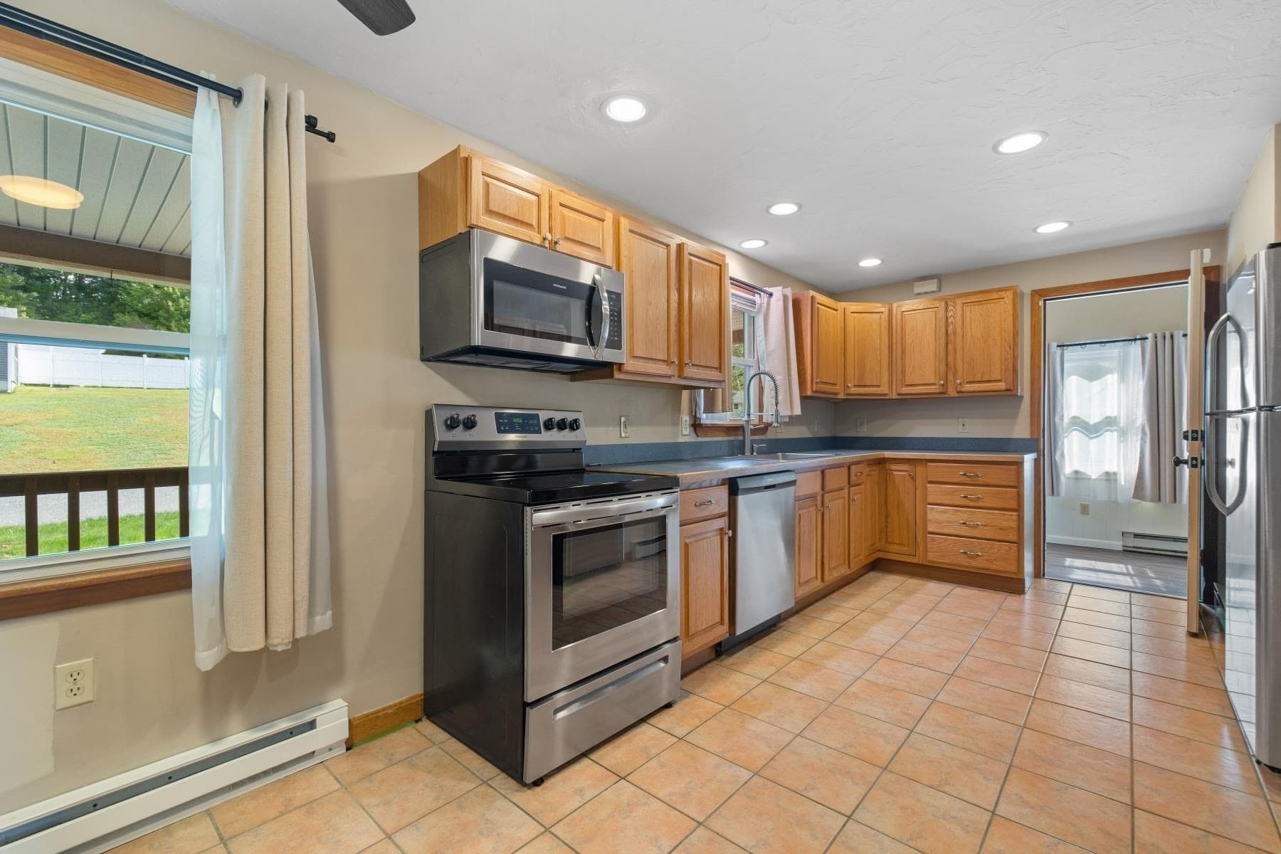 2 Family - 2 Units Side by Side at 22 John F Kennedy Dr, Millbury MA 01527, Millbury, photo 28 of 37