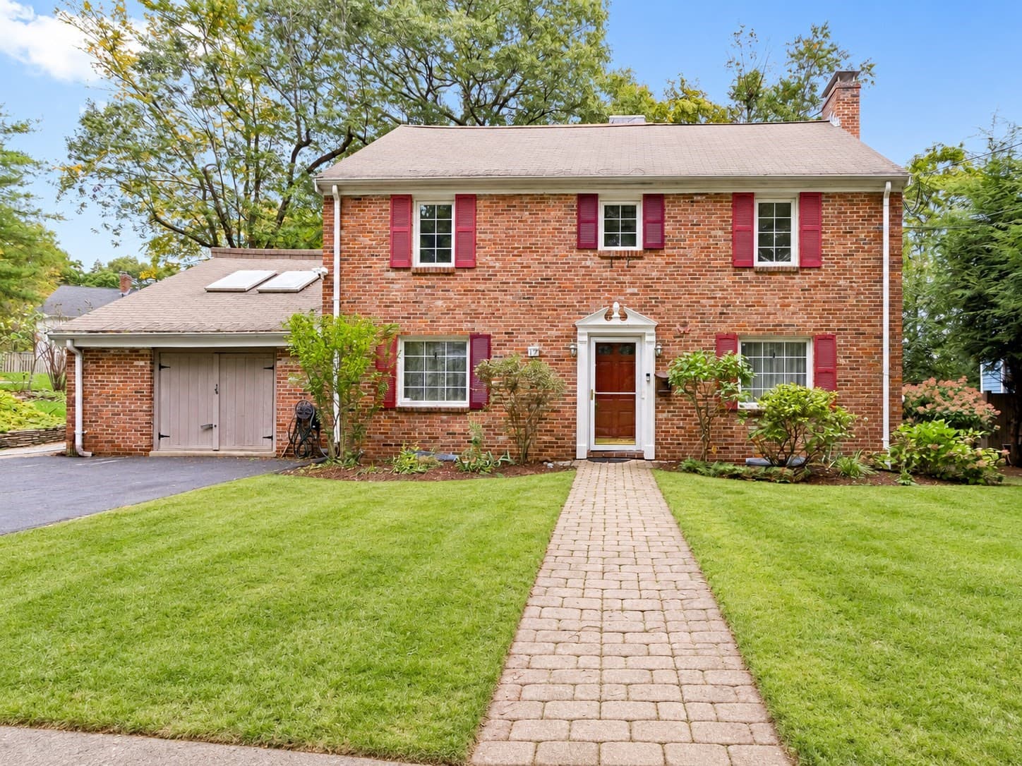 17 Woodhaven Rd, Newton MA 02468
