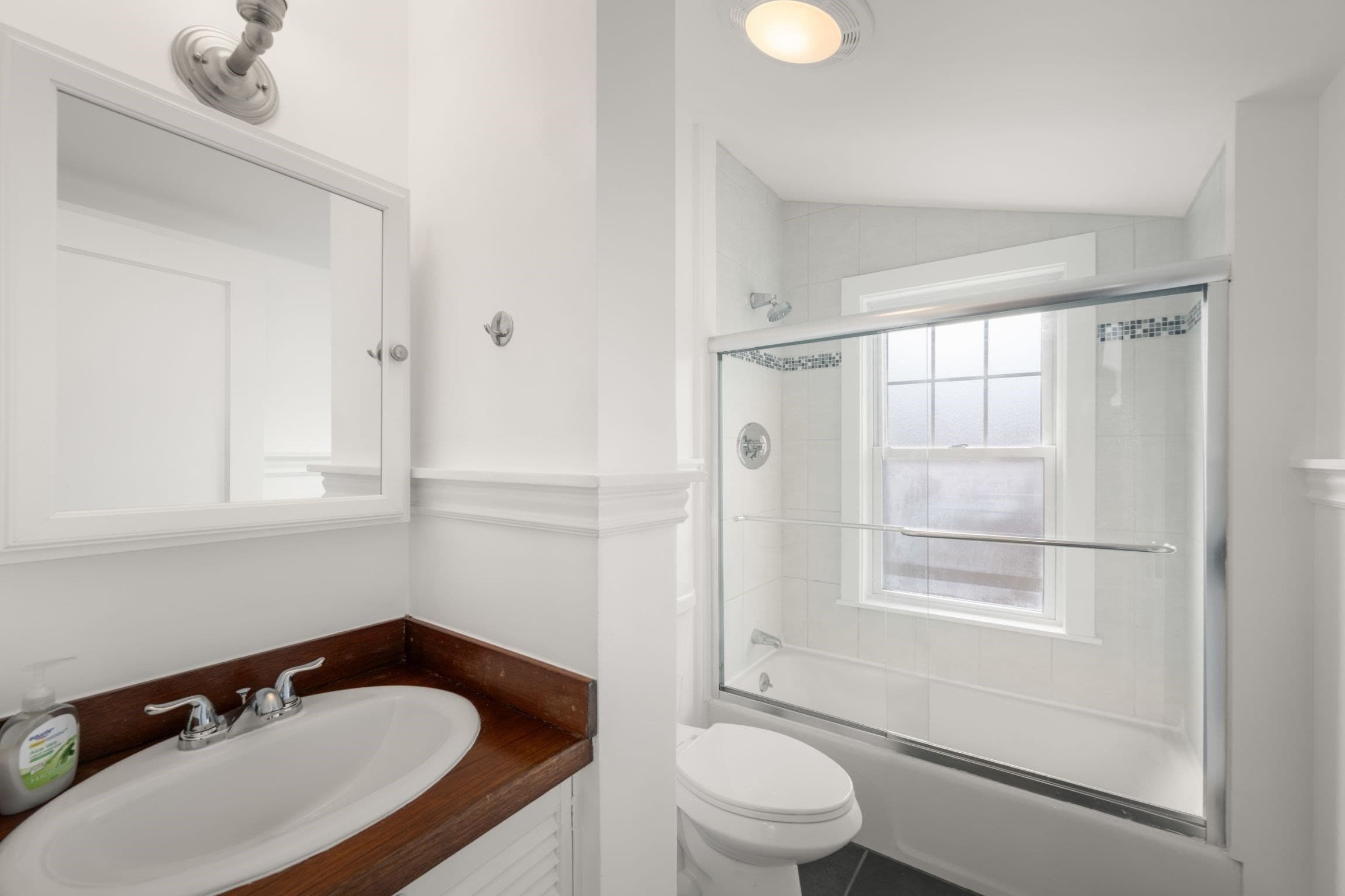 Condominium at 14 Notre Dame Ave # C, Cambridge MA 02140, Cambridge, photo 25 of 29