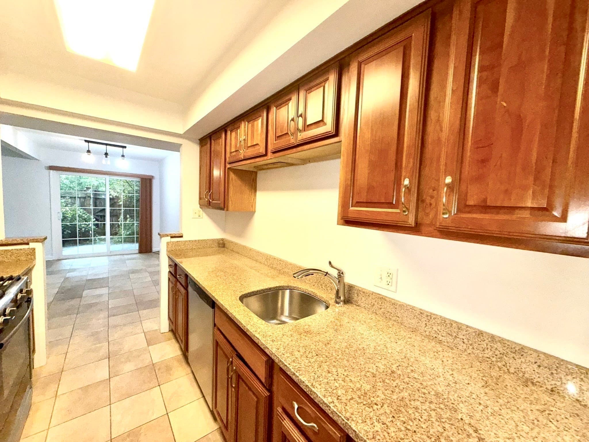 Condominium at 38 Yorktown Drive # A, Springfield MA 01108, Springfield, photo 9 of 20