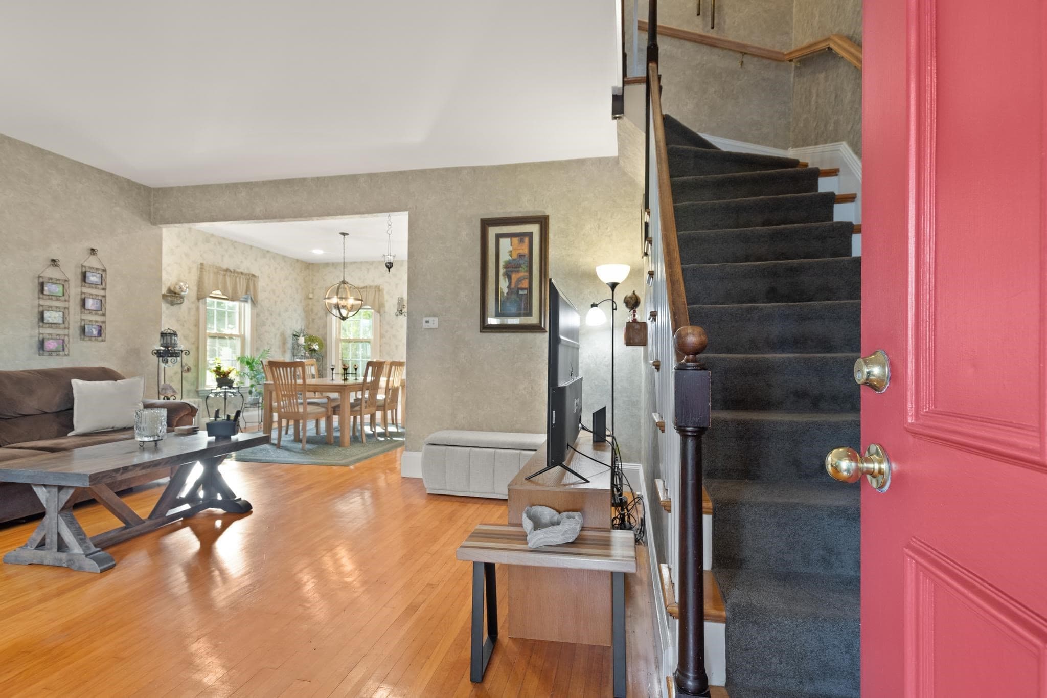 Single Family Residence at 10 Cedar Cliff Terrace, Medford MA 02155, Medford, photo 5 of 32