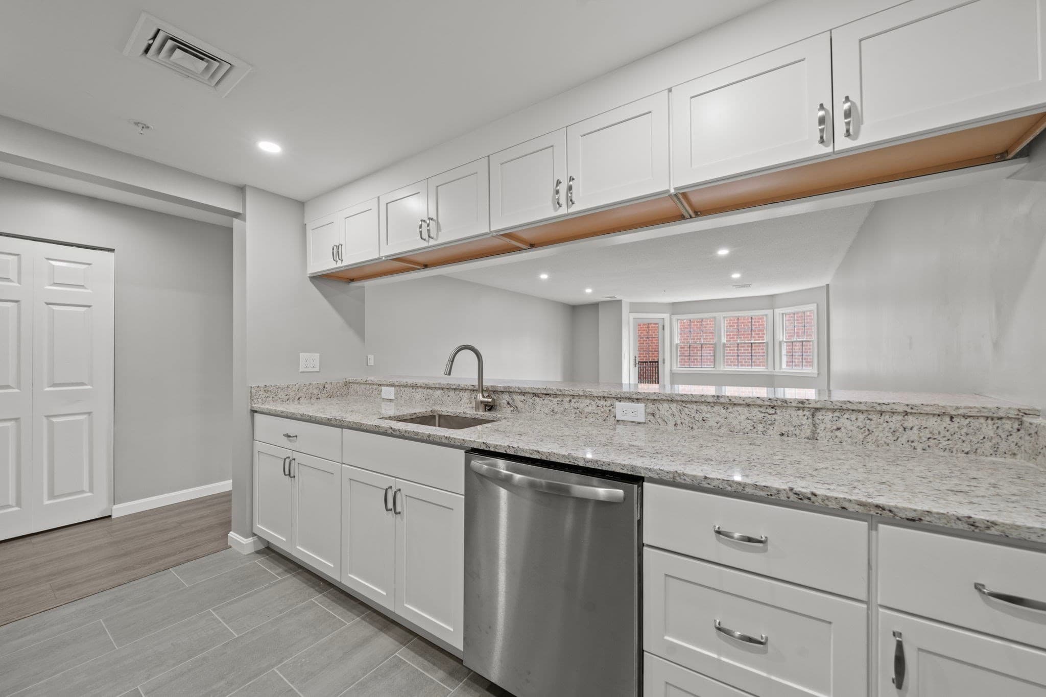 Condominium at 148 Main St # C439, North Andover MA 01845, North Andover, photo 6 of 41