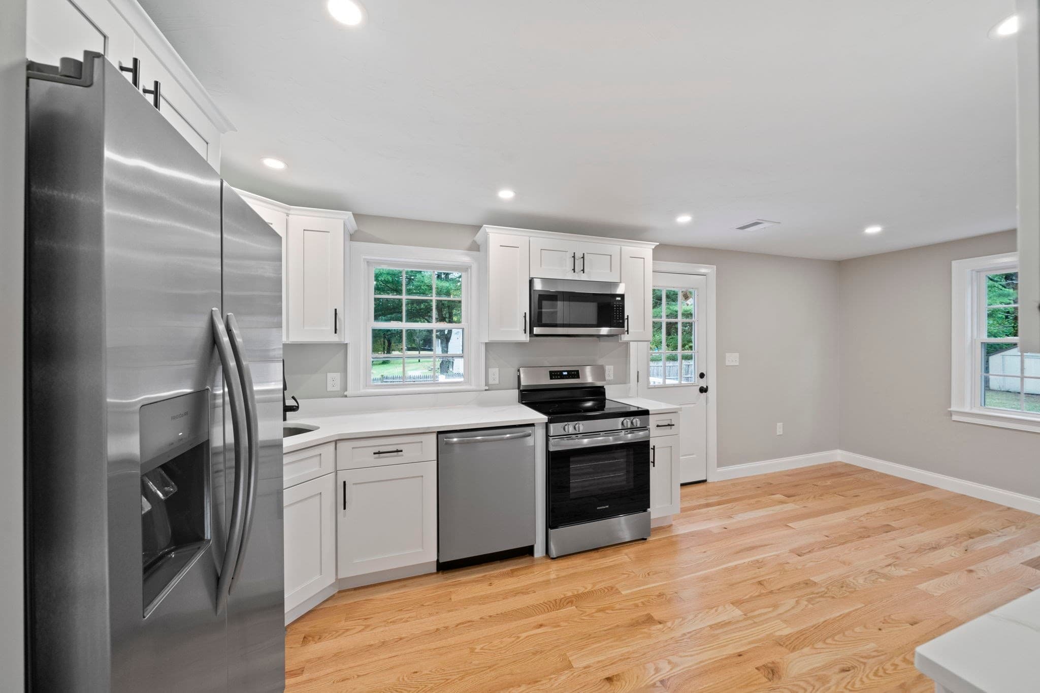 Single Family Residence at 3 Taylor Point Road, Pembroke MA 02359, Pembroke, photo 3 of 38