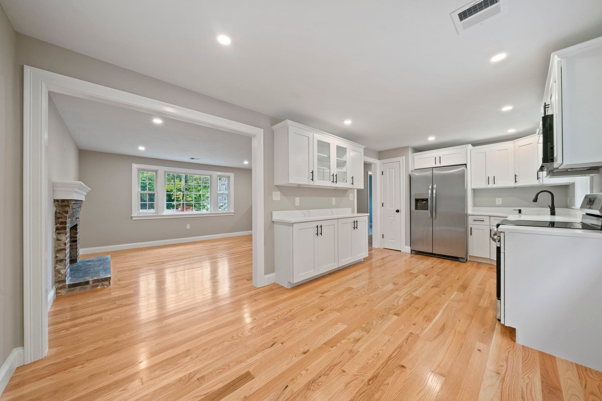 Single Family Residence at 3 Taylor Point Road, Pembroke MA 02359, Pembroke, photo 9 of 38
