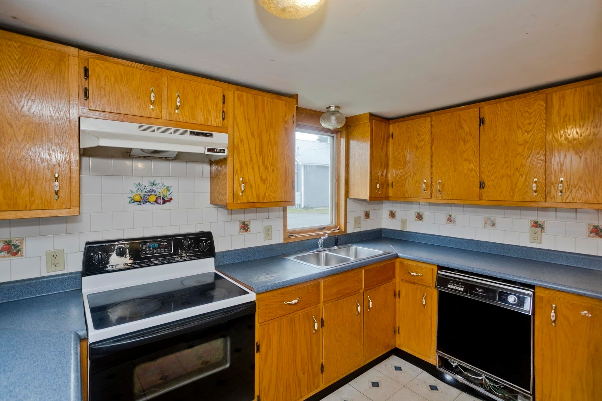 Single Family Residence at 94 Chestnut St, Hatfield MA 01038, Hatfield, photo 13 of 34