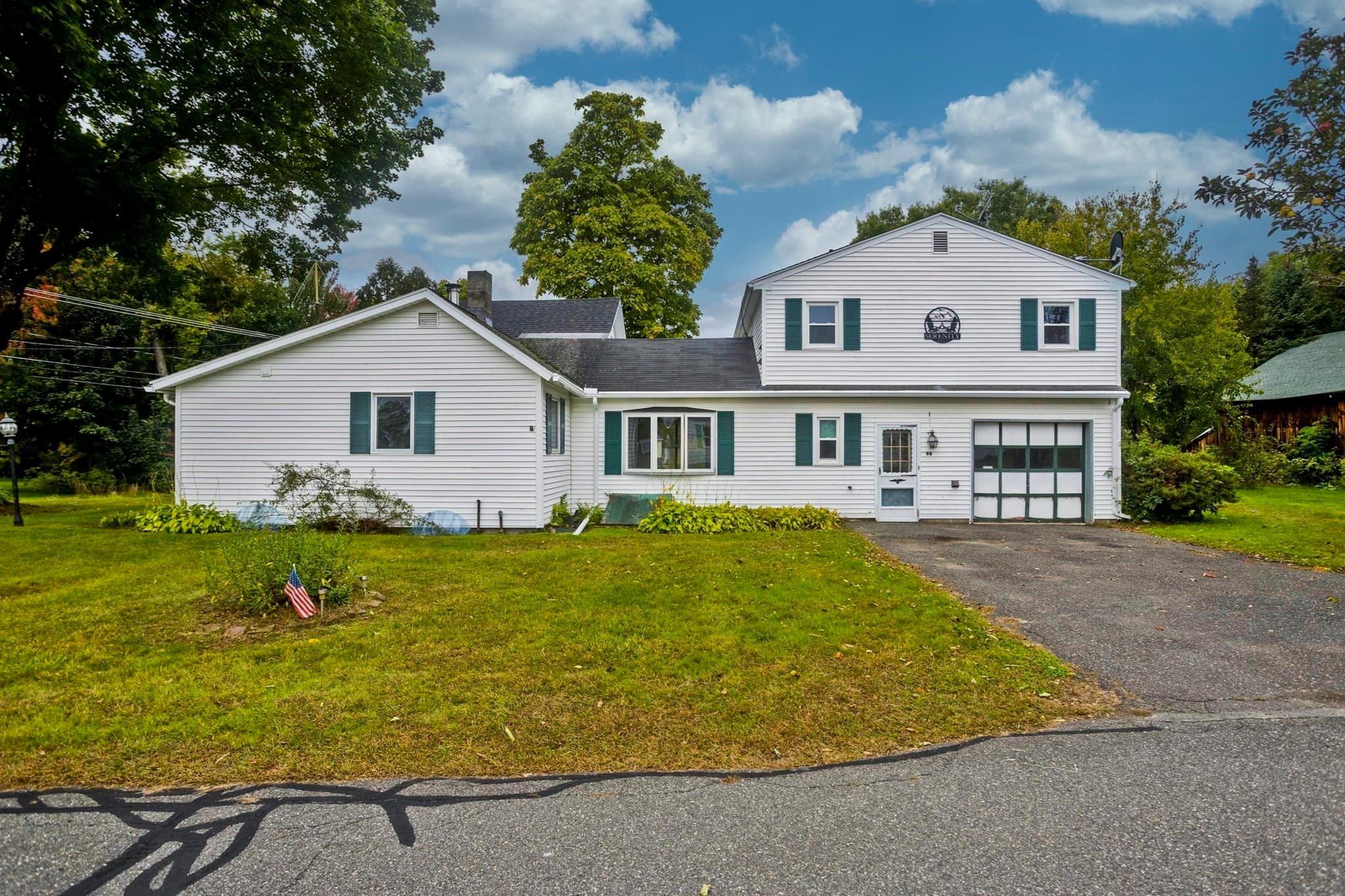 94 Chestnut St, Hatfield MA 01038