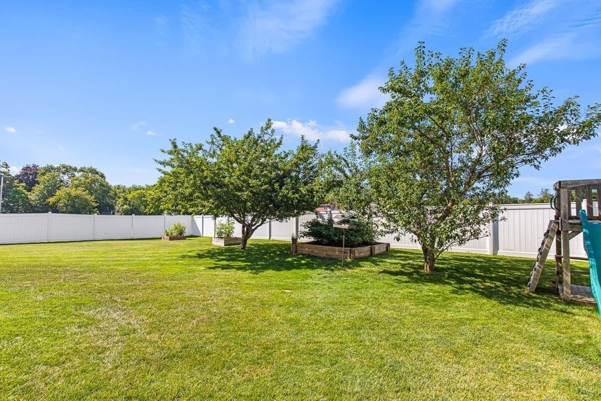 Single Family Residence at 18 Blue Grass Circle, Taunton MA 02780, Taunton, photo 34 of 41