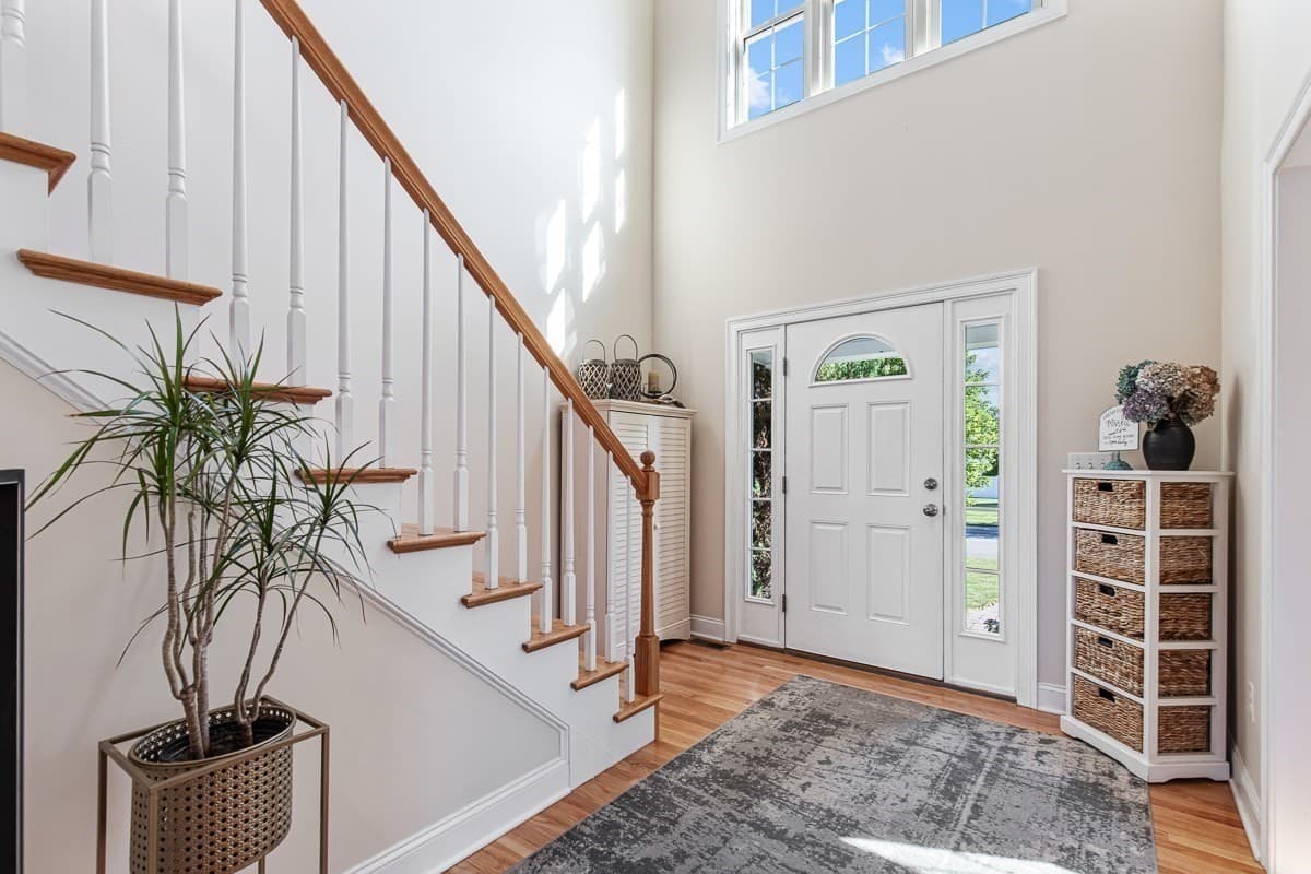 Single Family Residence at 18 Blue Grass Circle, Taunton MA 02780, Taunton, photo 4 of 41