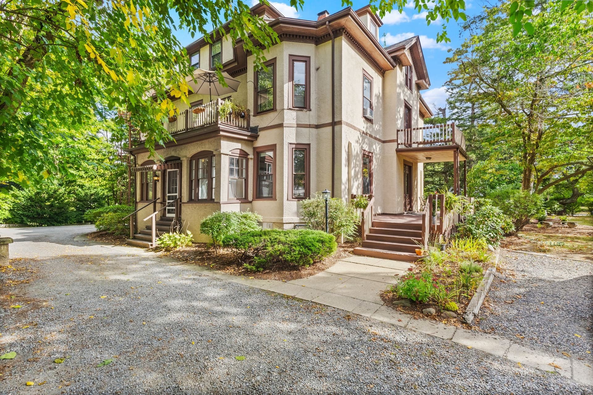 595 Watertown St # 1, Newton MA 02460