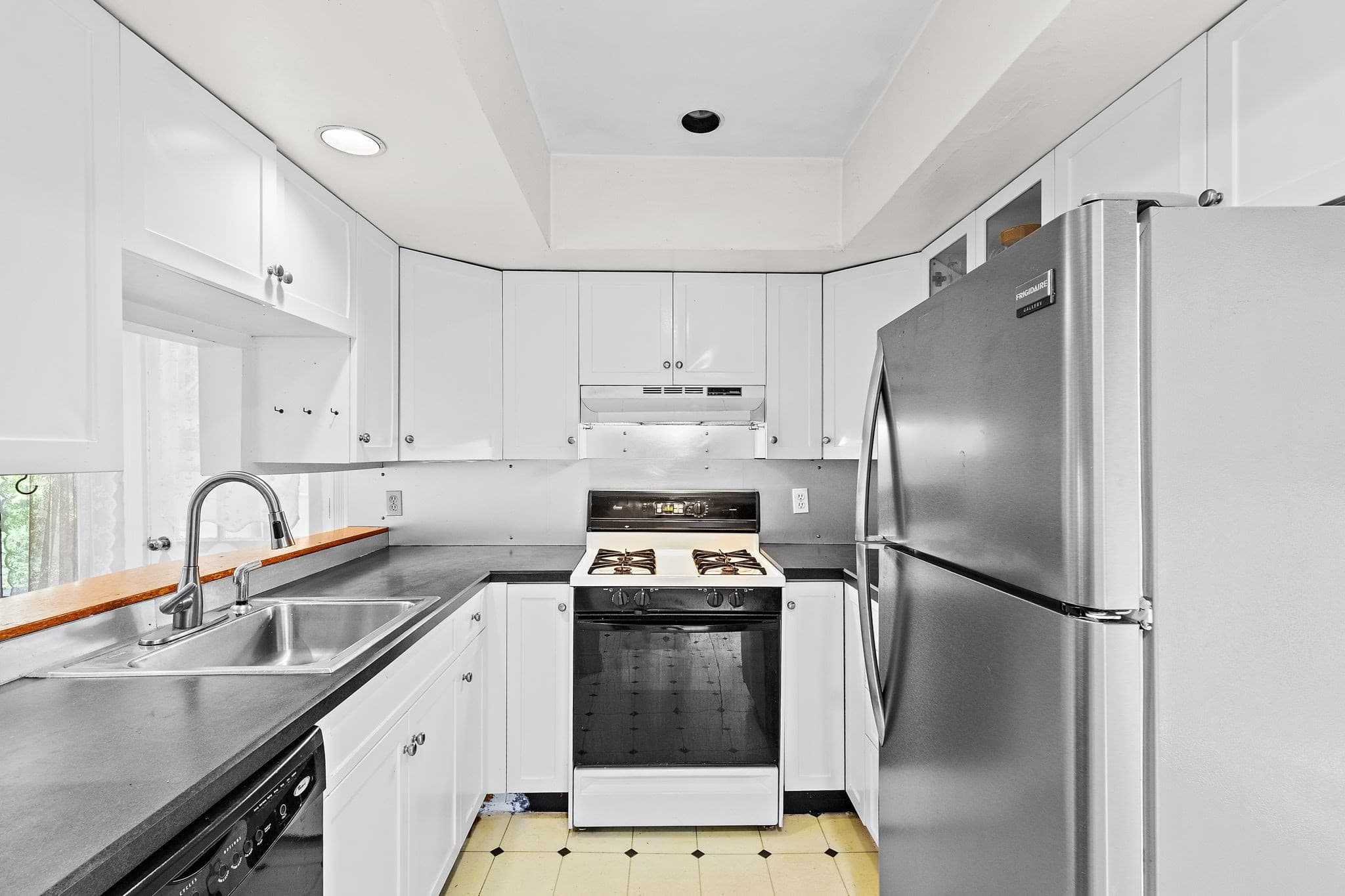 Condominium at 595 Watertown St # 1, Newton MA 02460, Newton, photo 11 of 19