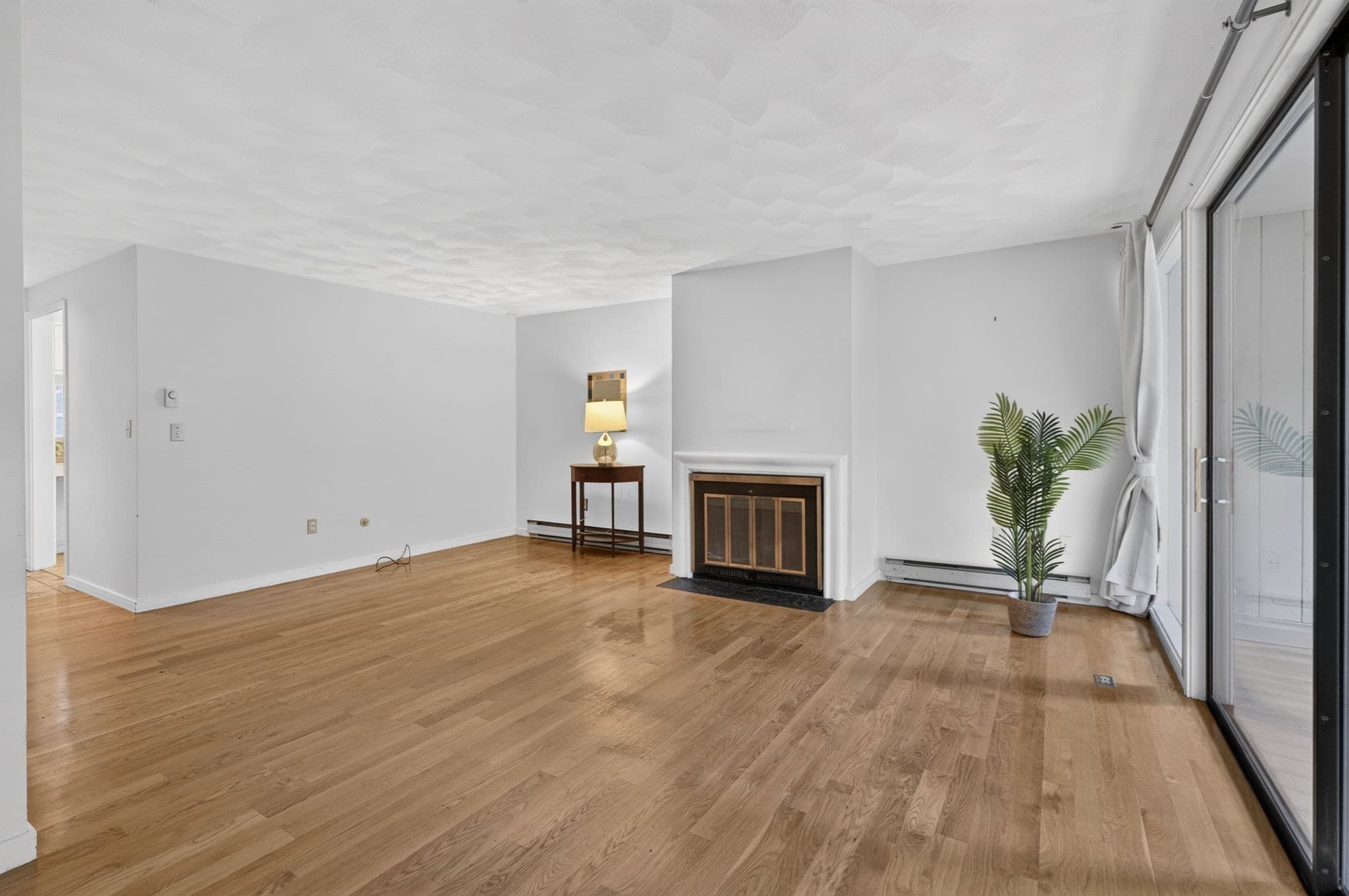 Condominium at 22 Mill Pond # 22, North Andover MA 01845, North Andover, photo 13 of 36