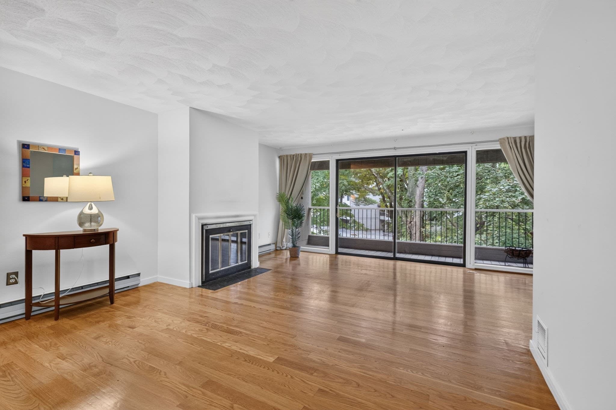 Condominium at 22 Mill Pond # 22, North Andover MA 01845, North Andover, photo 11 of 36