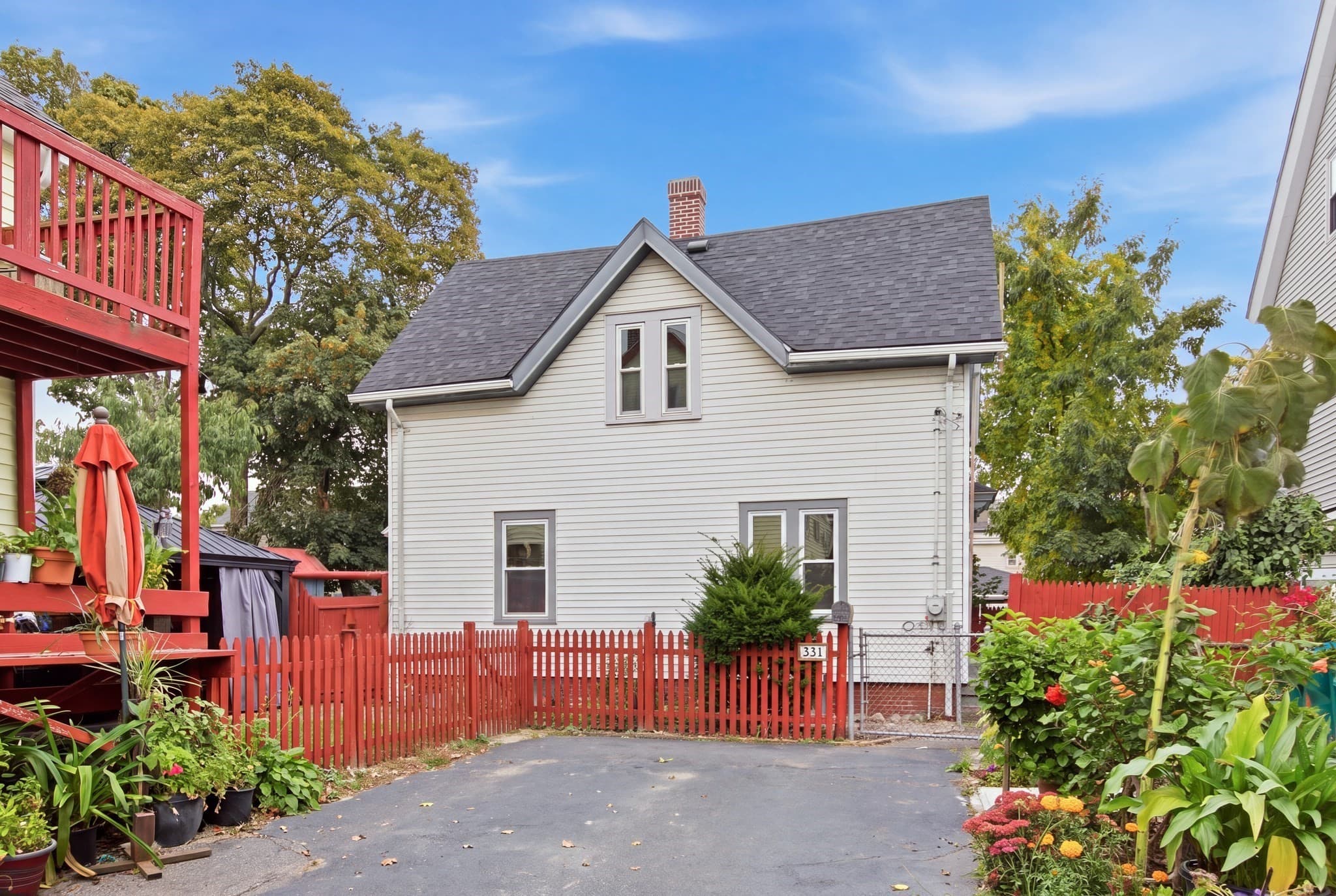 Single Family Residence at 221 Chatham St, Lynn MA 01902, Lynn, photo 2 of 15