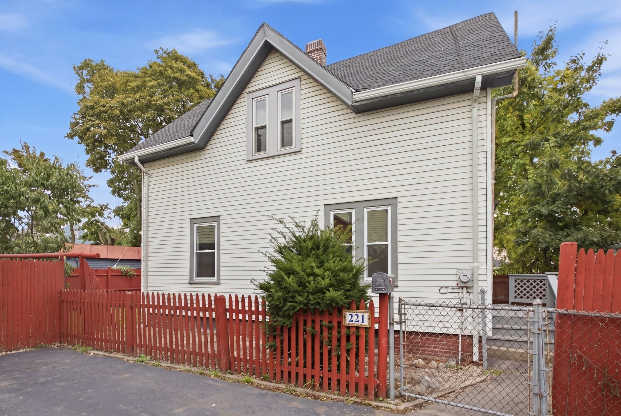 221 Chatham St, Lynn MA 01902