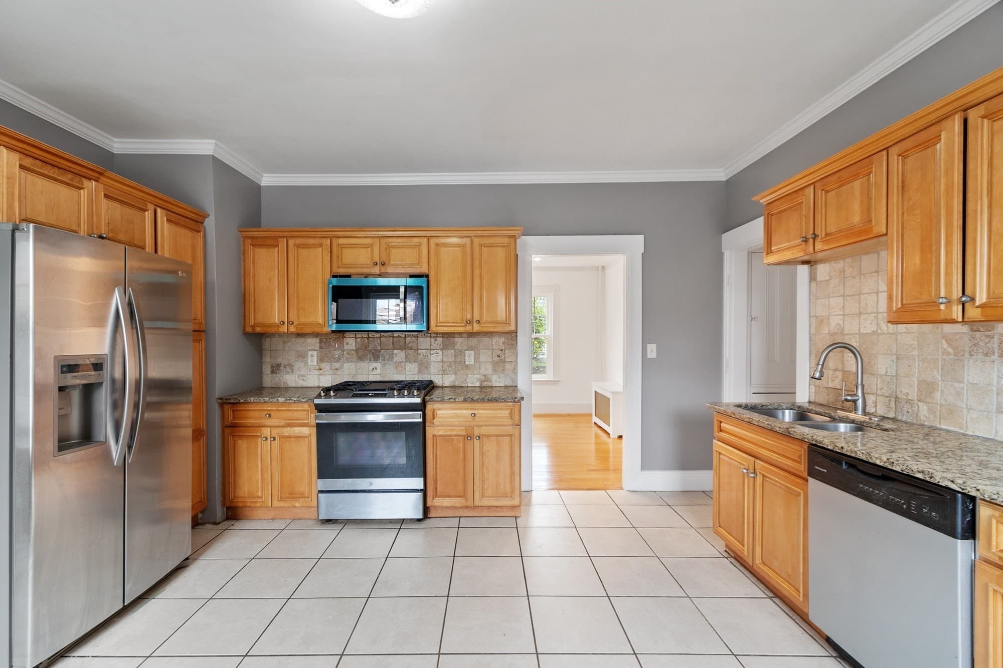 Single Family Residence at 103 Walton St, Fitchburg MA 01420, Fitchburg, photo 5 of 39