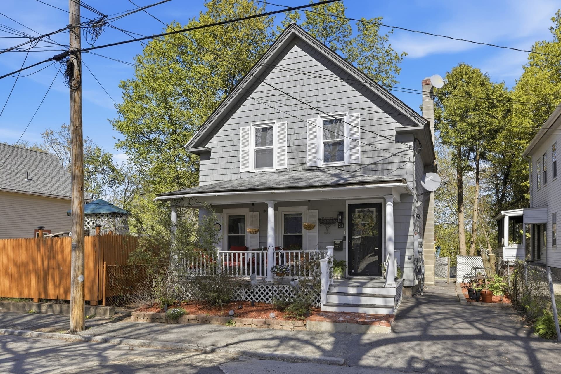 24 Lawrence St, Fitchburg MA 01420