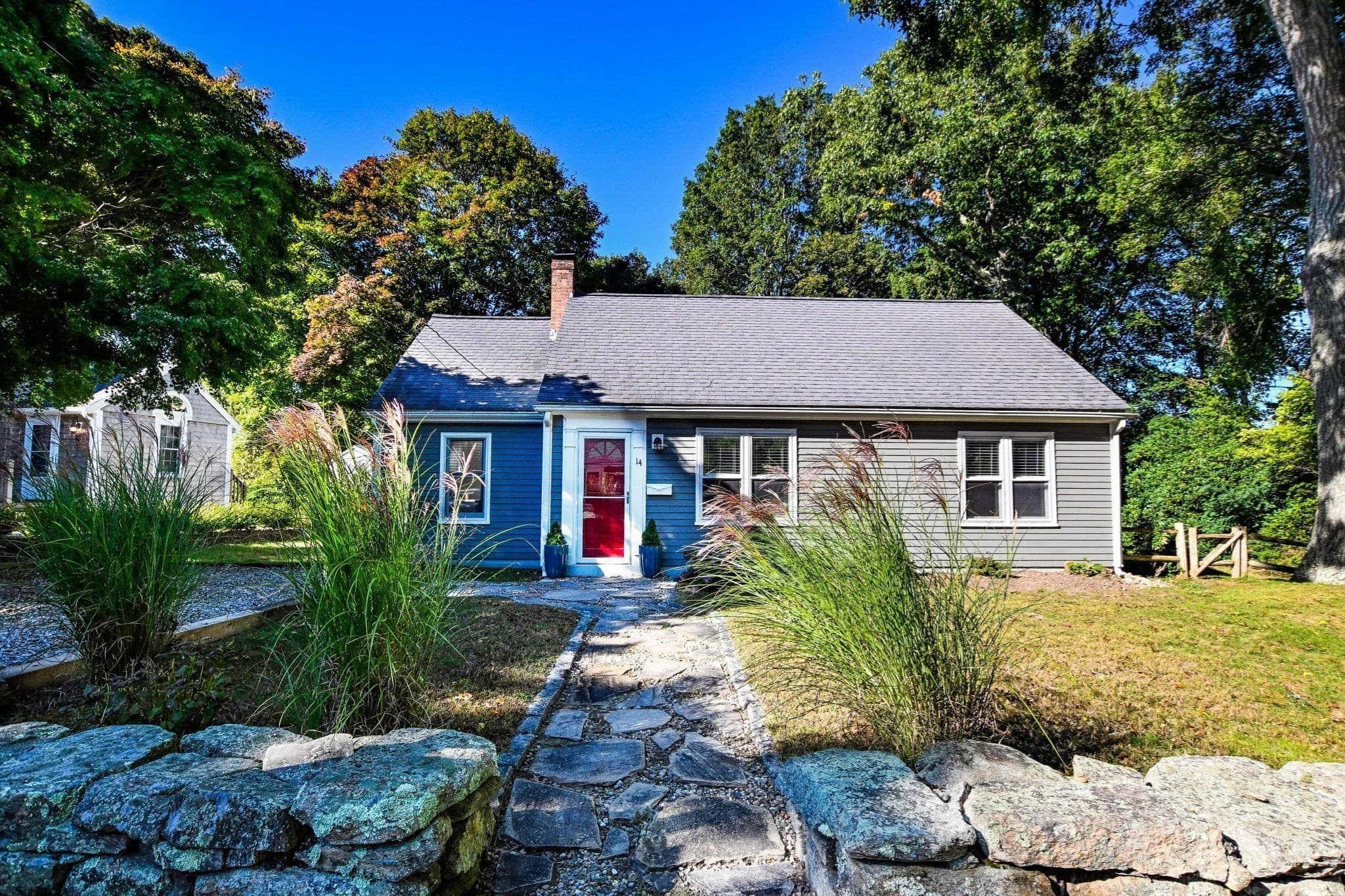 14 Amvets Ave, Falmouth MA 02540