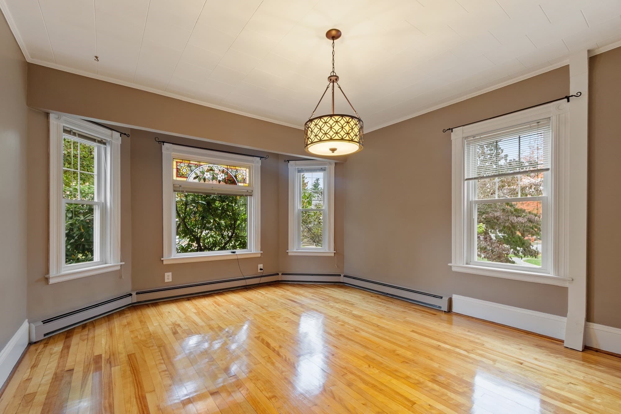Single Family Residence at 525 North St, Fitchburg MA 01420, Fitchburg, photo 7 of 42