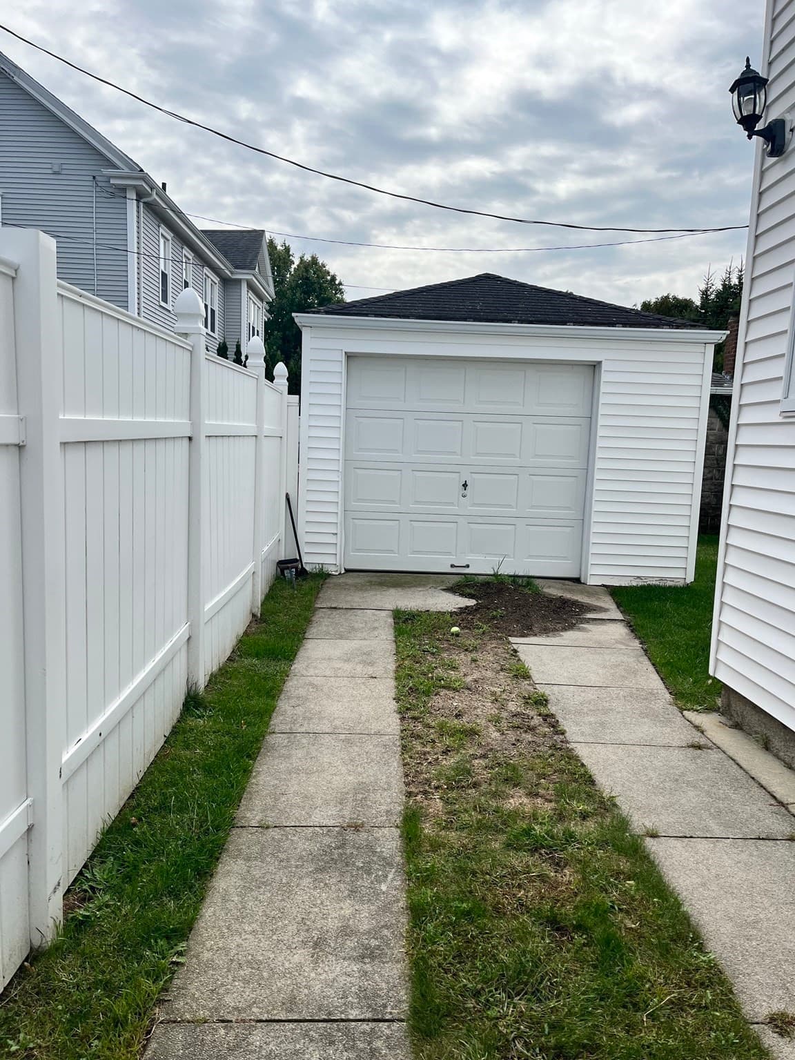 Single Family Residence at 412 Arnold St, New Bedford MA 02740, New Bedford, photo 3 of 42