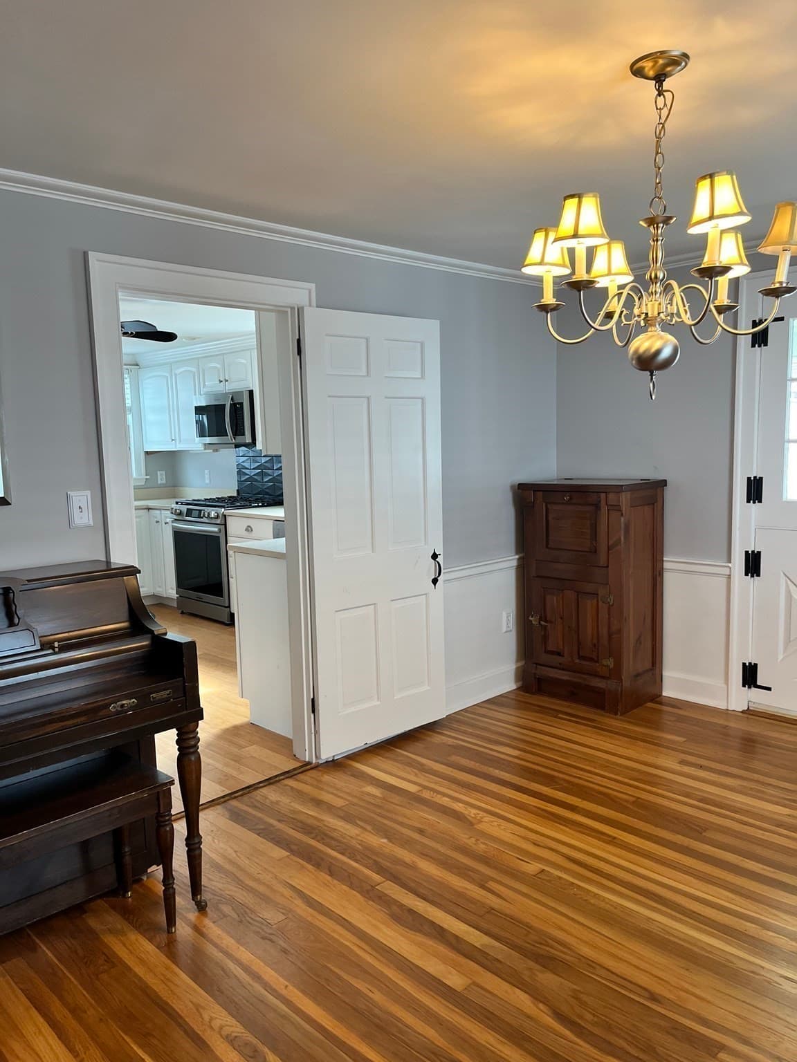 Single Family Residence at 412 Arnold St, New Bedford MA 02740, New Bedford, photo 10 of 42