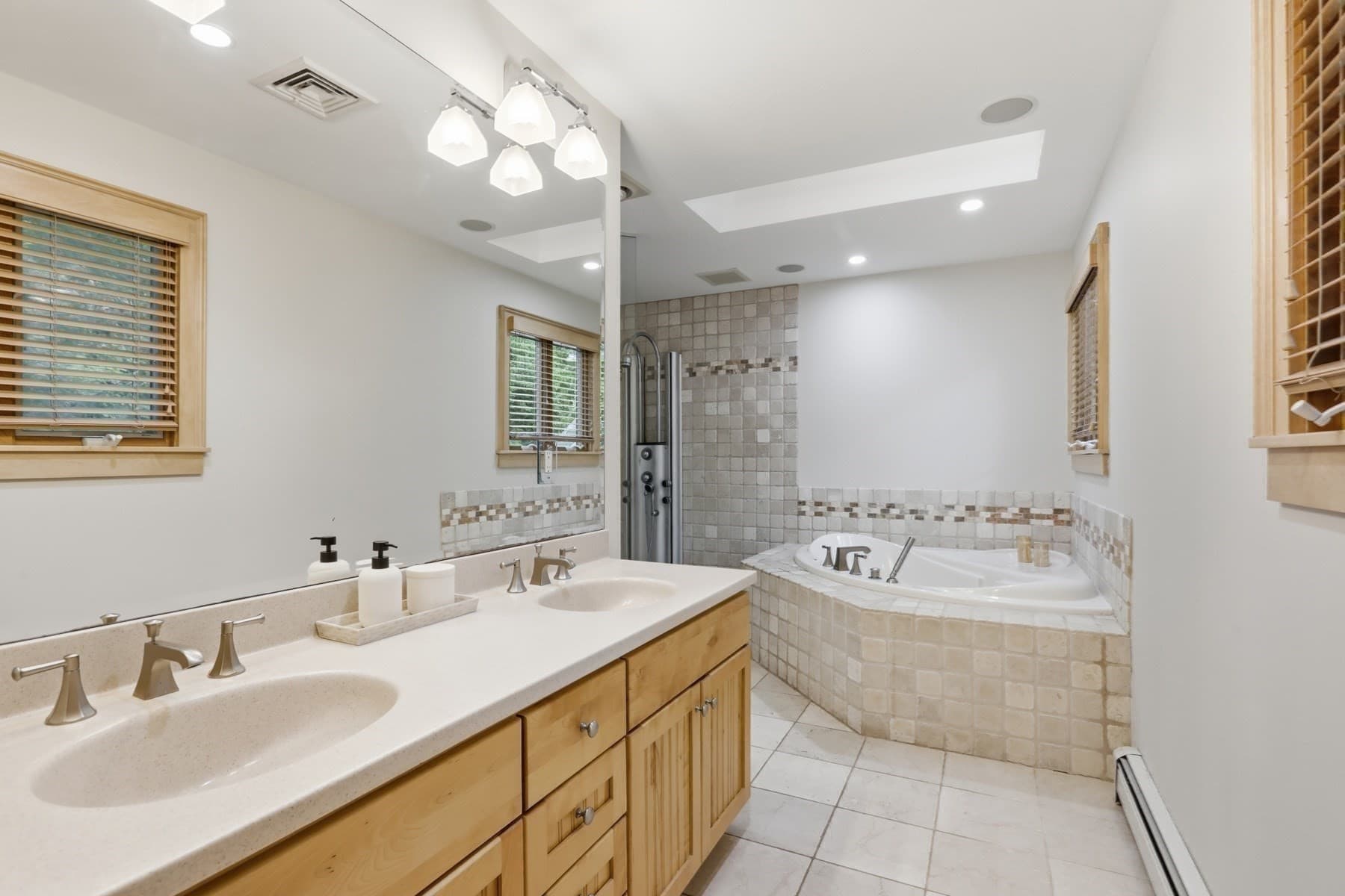 Single Family Residence at 89 Dunstable, Westford MA 01886, Westford, photo 16 of 39