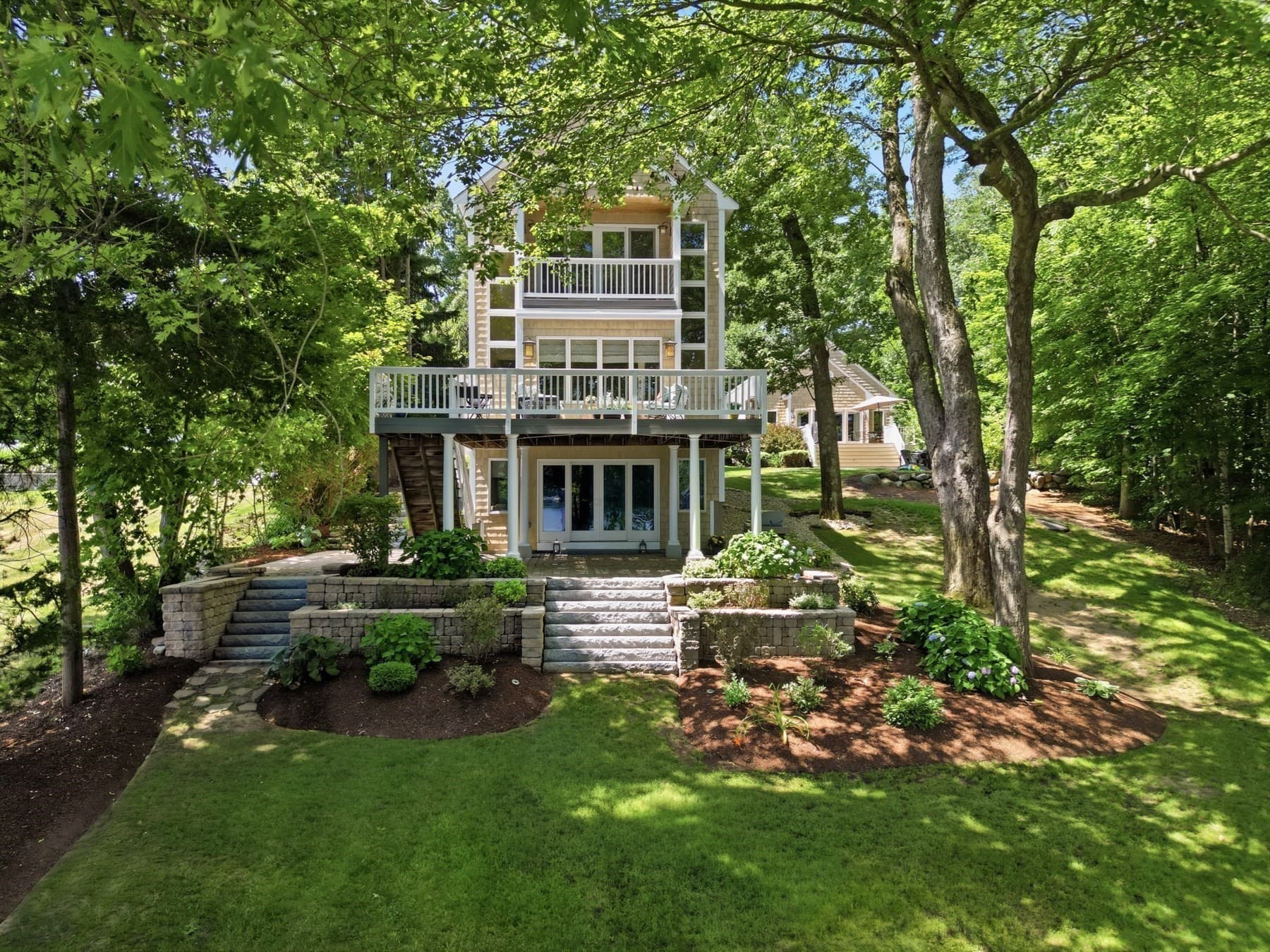 89 Dunstable, Westford MA 01886