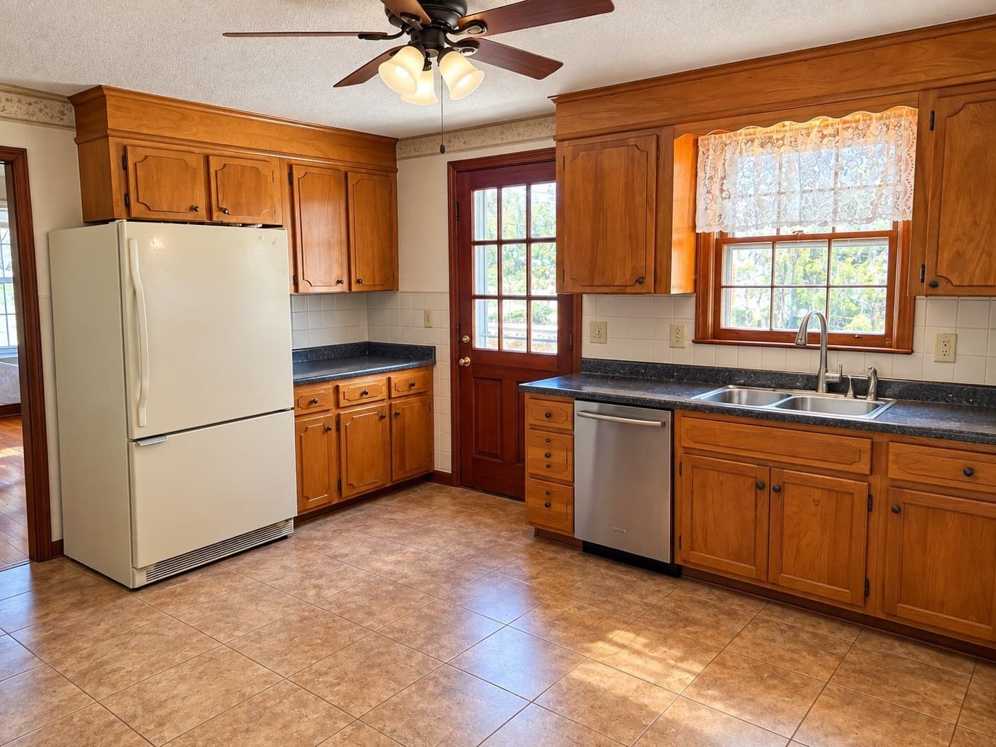Single Family Residence at 1 Cutler Rd, Paxton MA 01612, photo 3 of 18