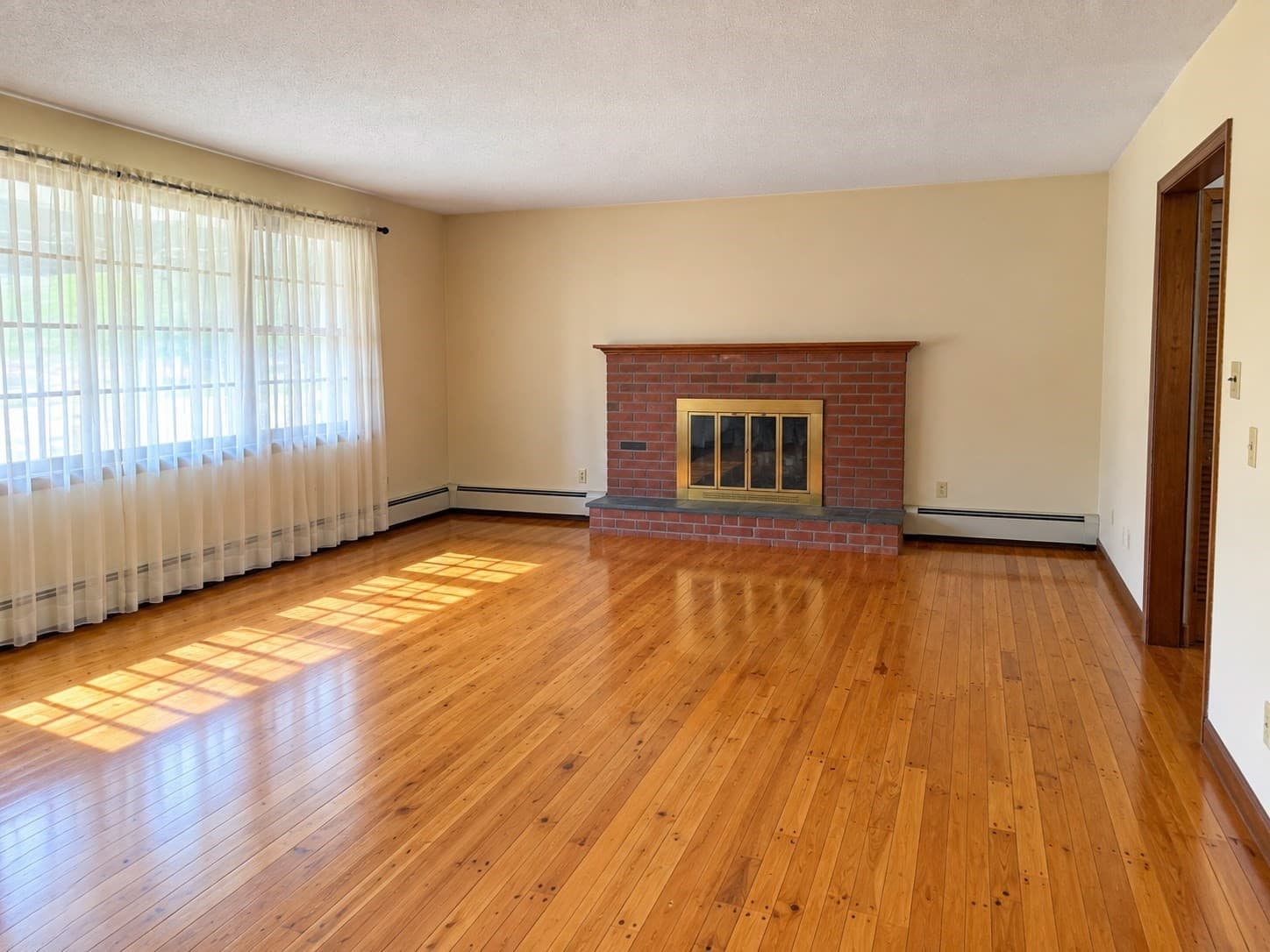 Single Family Residence at 1 Cutler Rd, Paxton MA 01612, photo 5 of 18